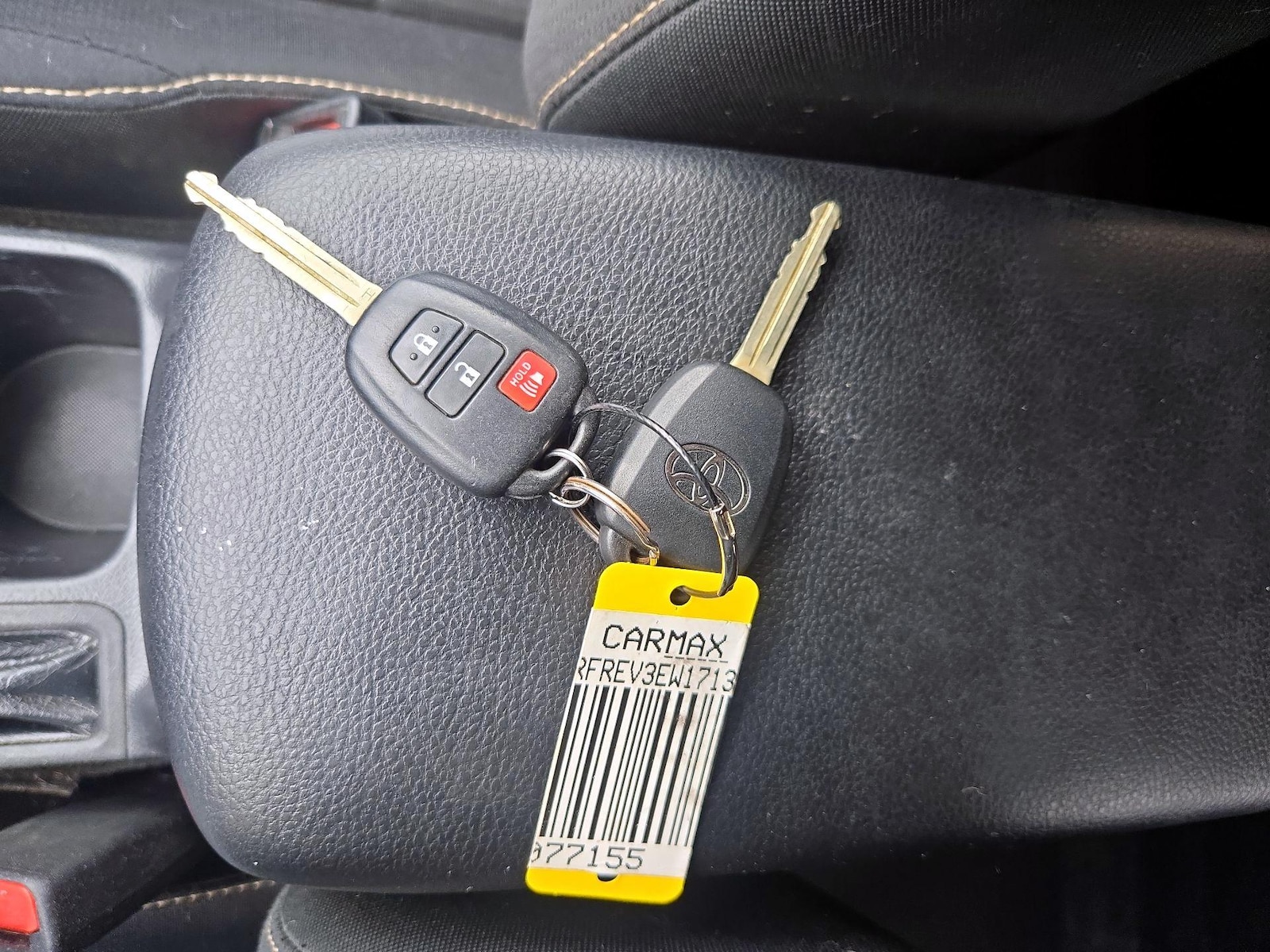 2014 Toyota RAV4 XLE - Photo 24
