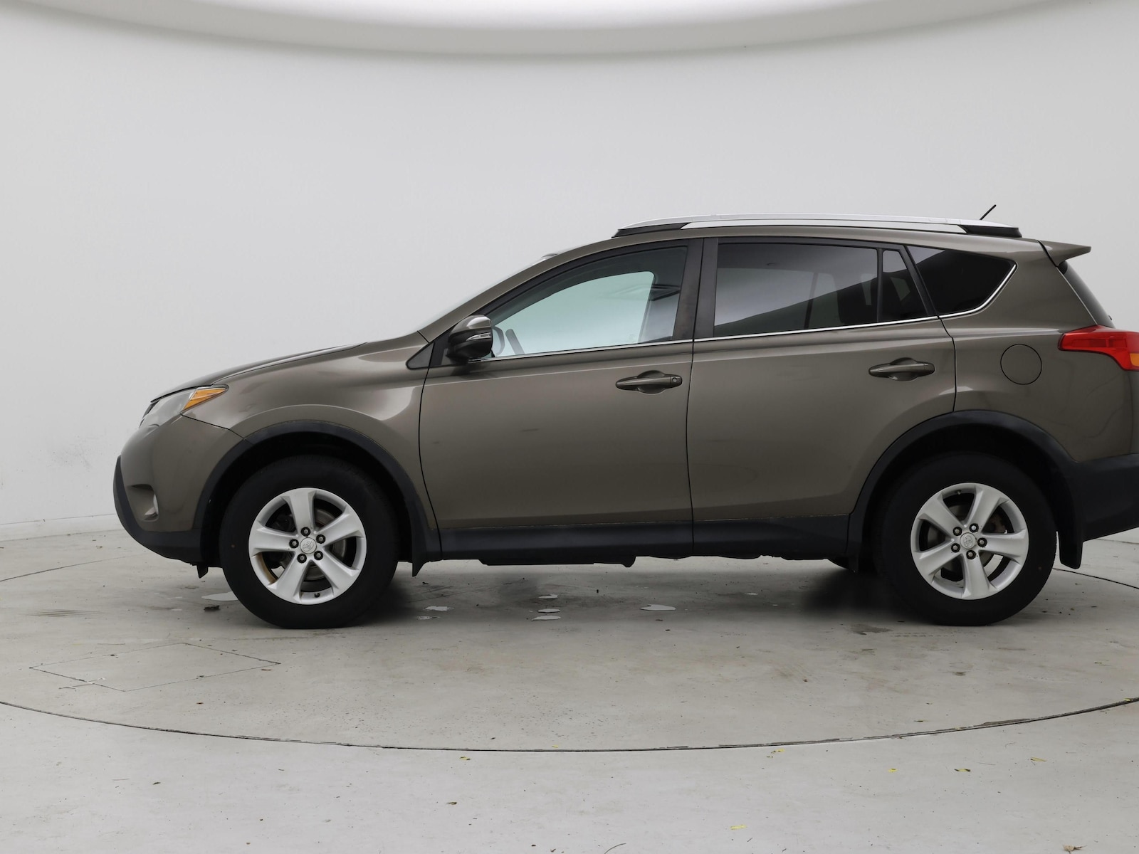 2014 Toyota RAV4 XLE - Photo 4