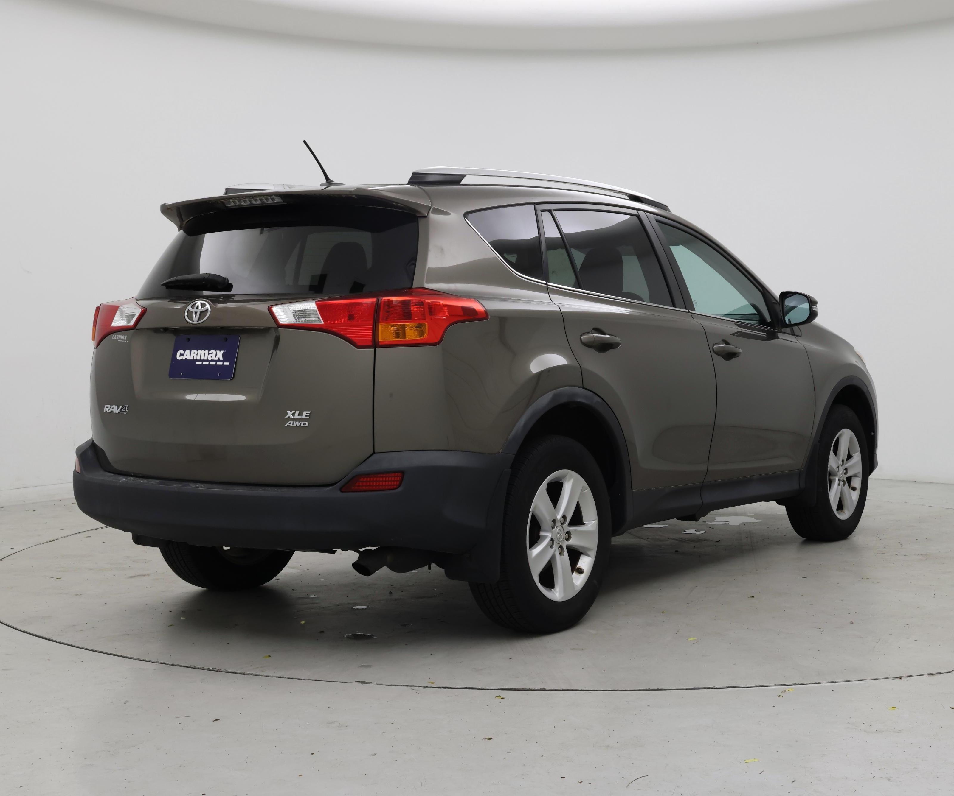 Thumbnail: 2014 Toyota RAV4 - 8