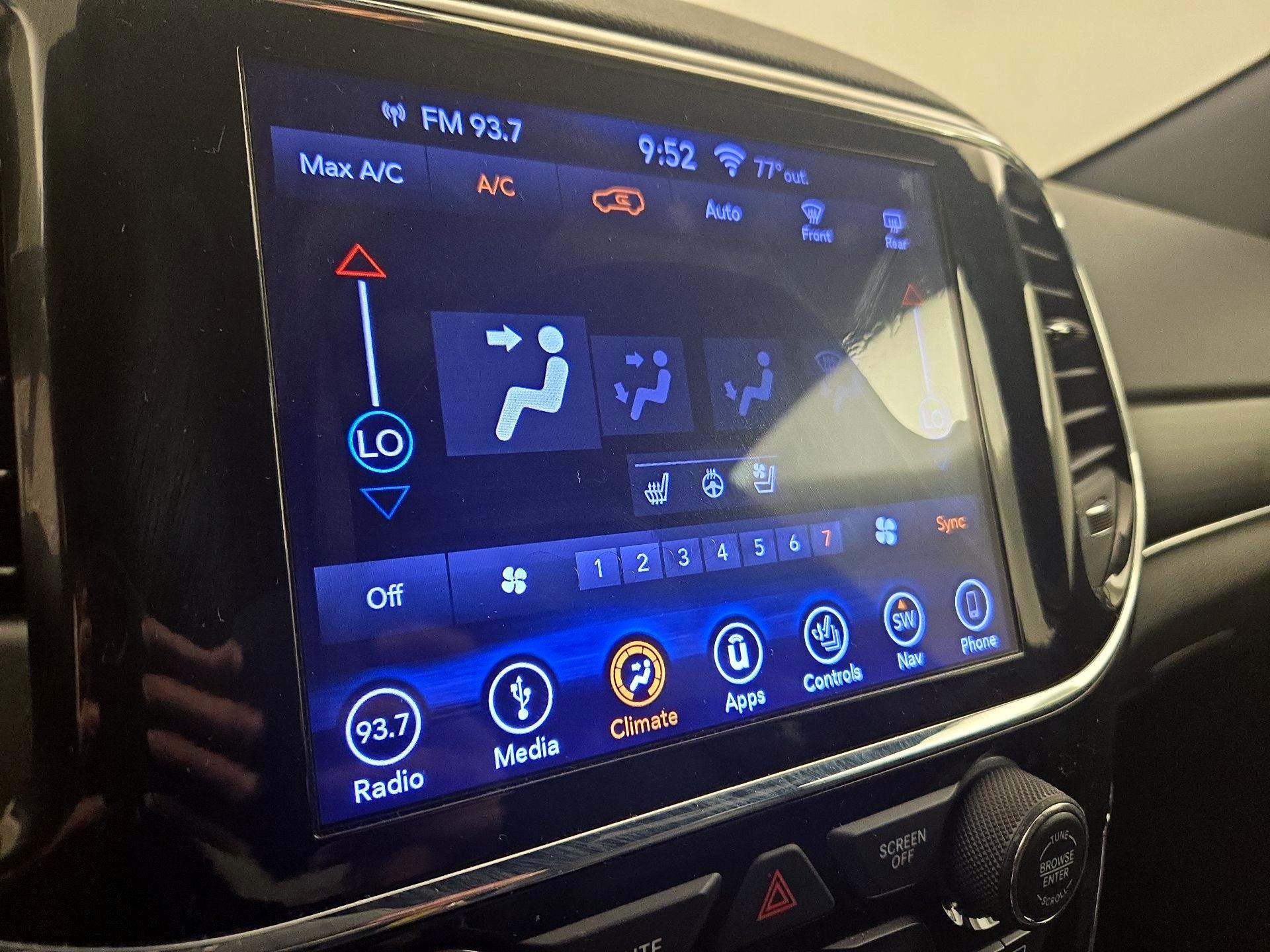 Thumbnail: 2019 Jeep Grand Cherokee - 17