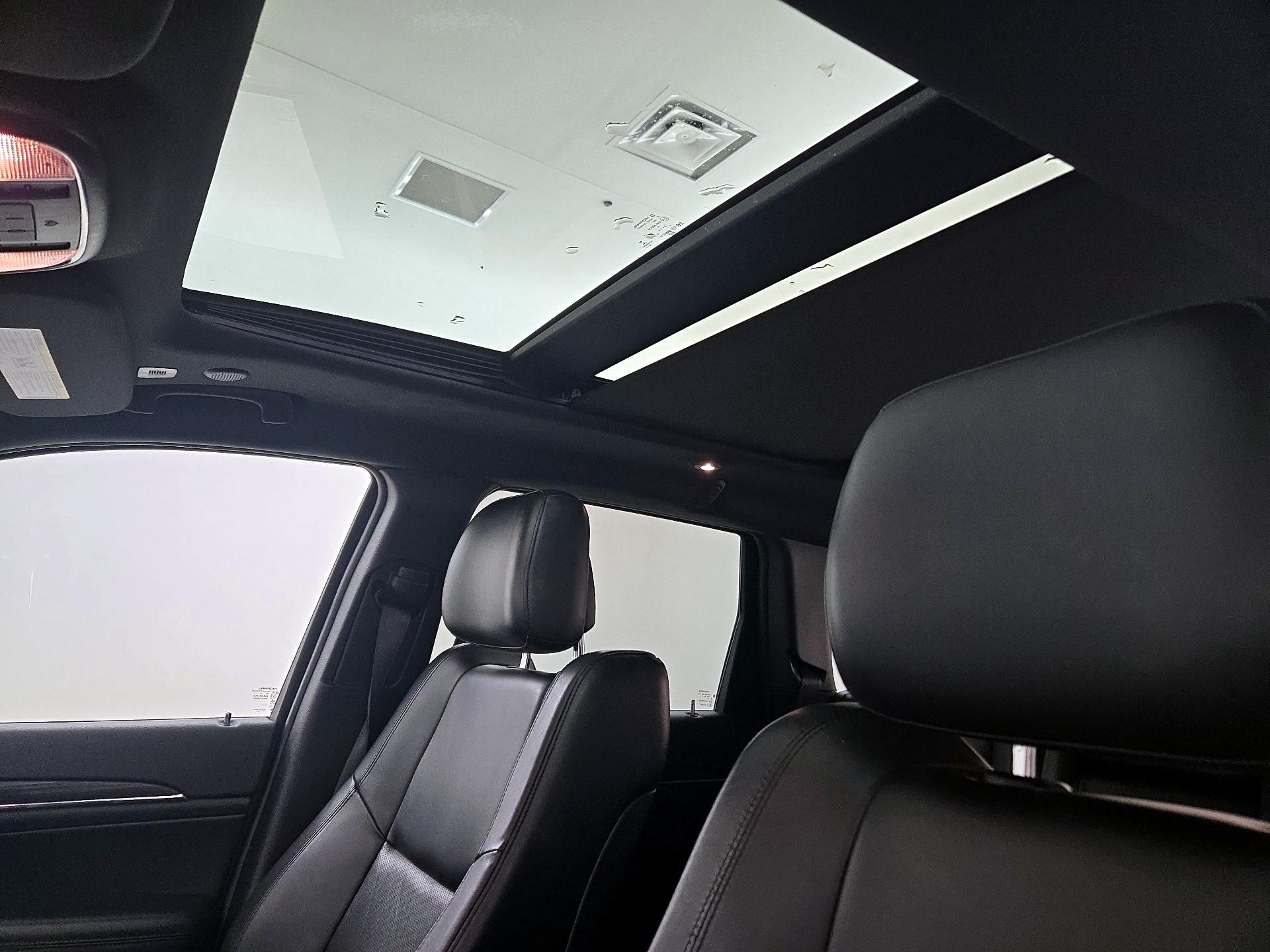 Thumbnail: 2019 Jeep Grand Cherokee - 20