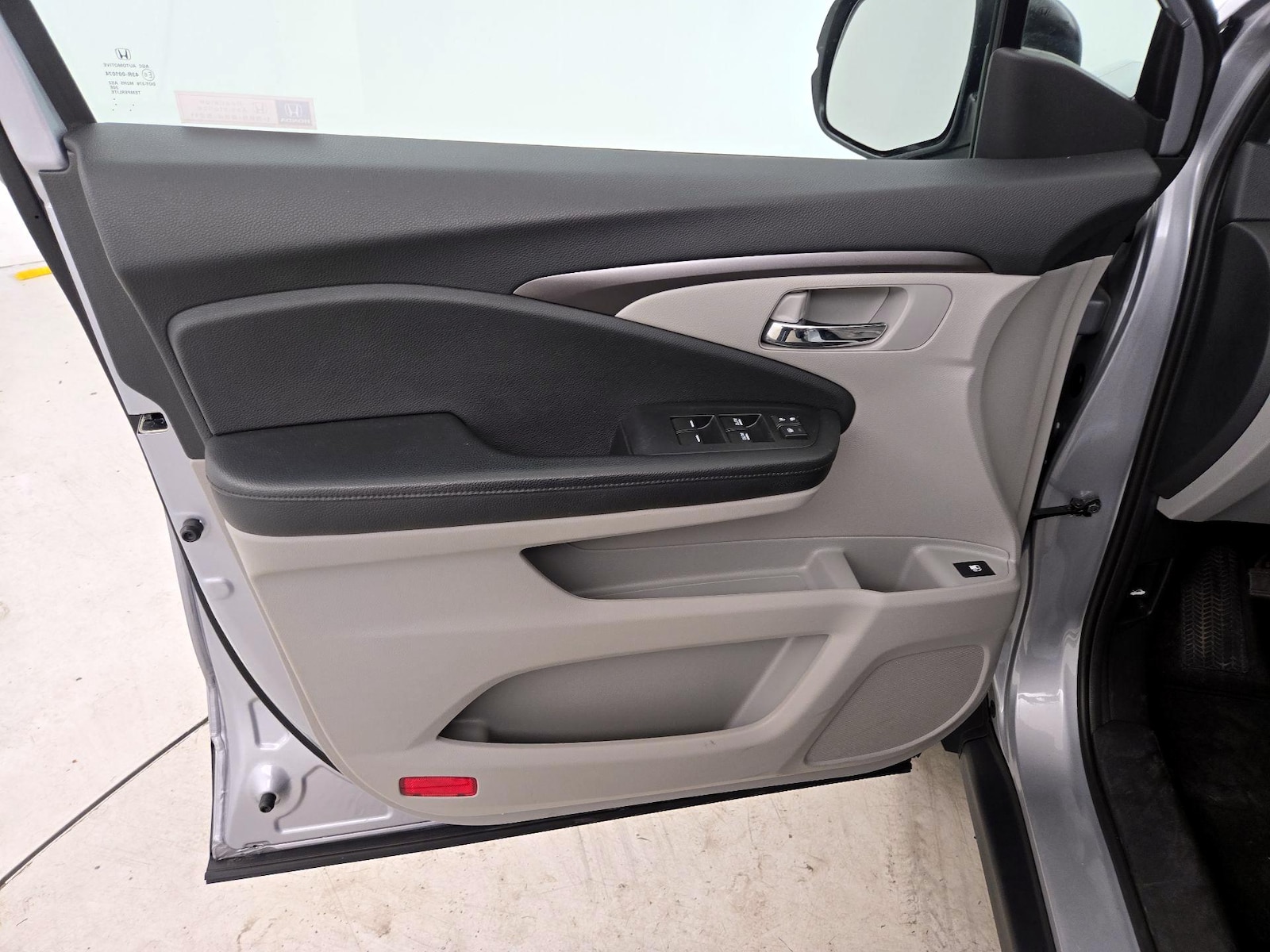 2019 Honda Pilot LX - Photo 13