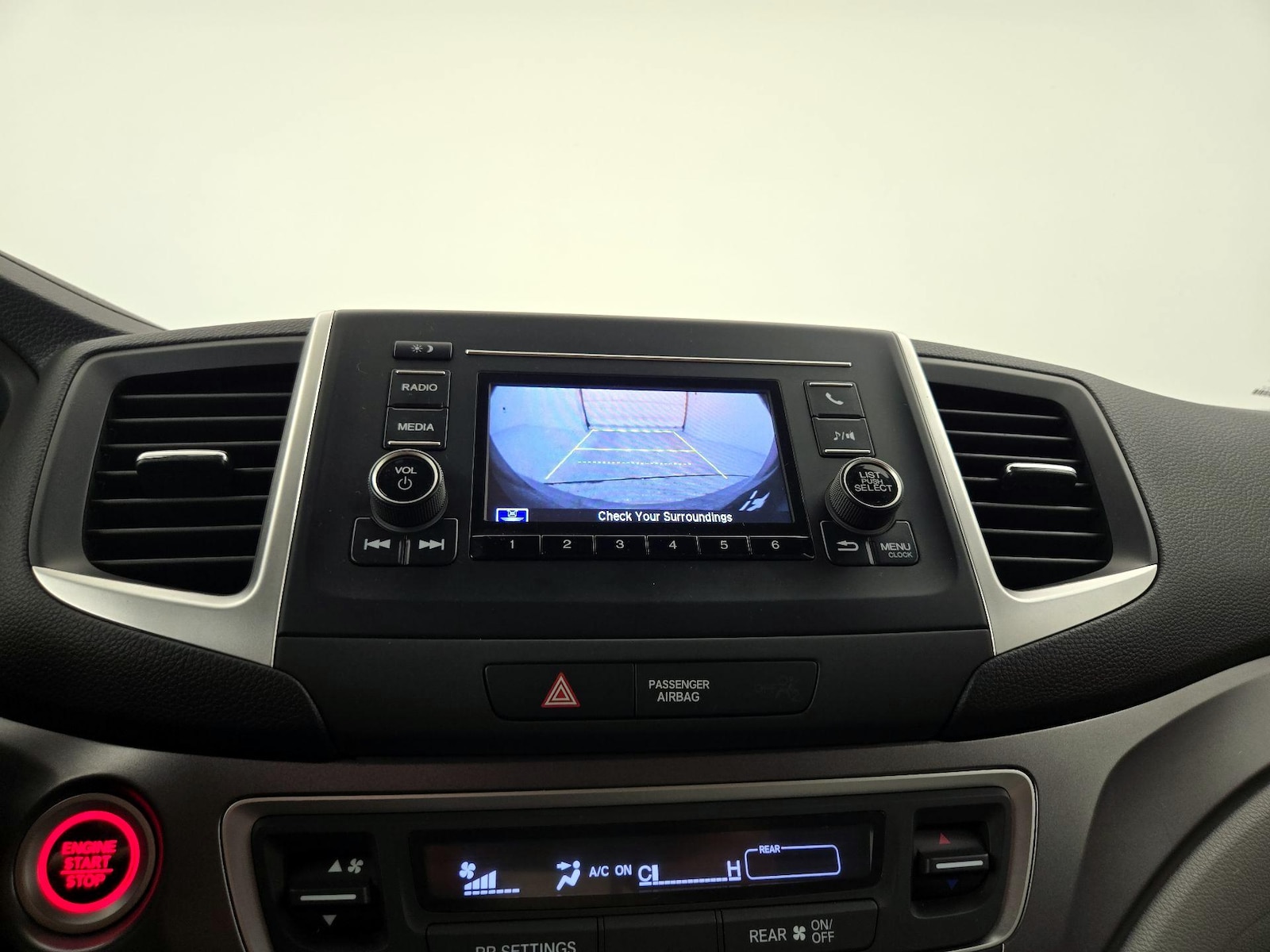 2019 Honda Pilot LX - Photo 15