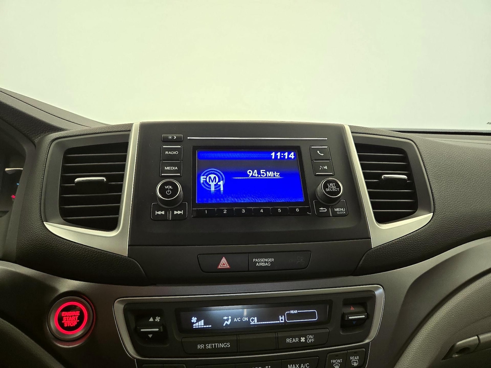 2019 Honda Pilot LX - Photo 16