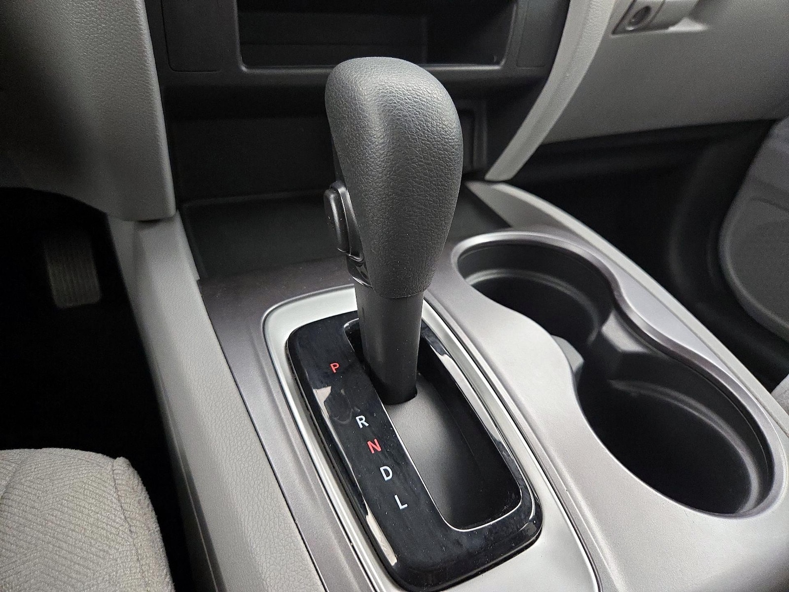 2019 Honda Pilot LX - Photo 18