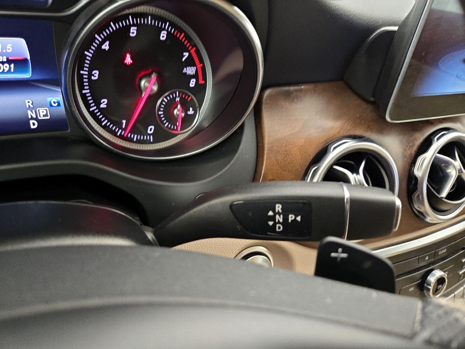 2019 Mercedes-Benz GLA-Class GLA250 - Photo 19