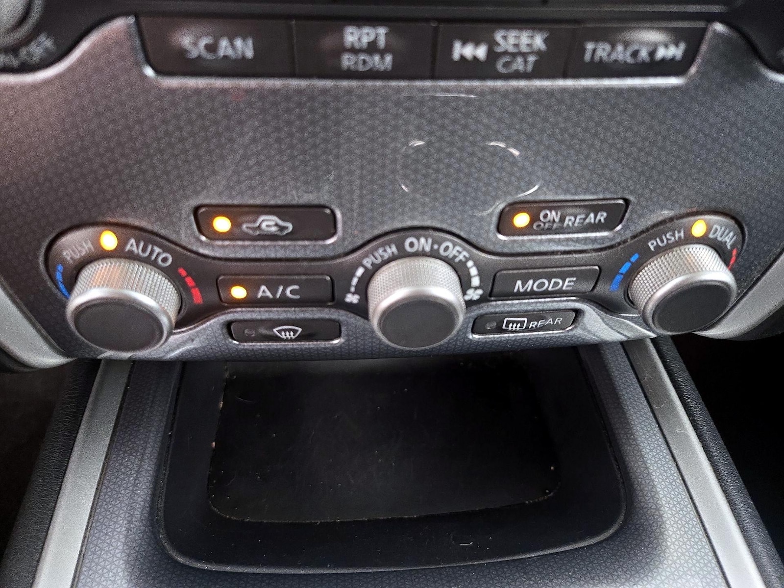 2018 Nissan Pathfinder SL - Photo 18