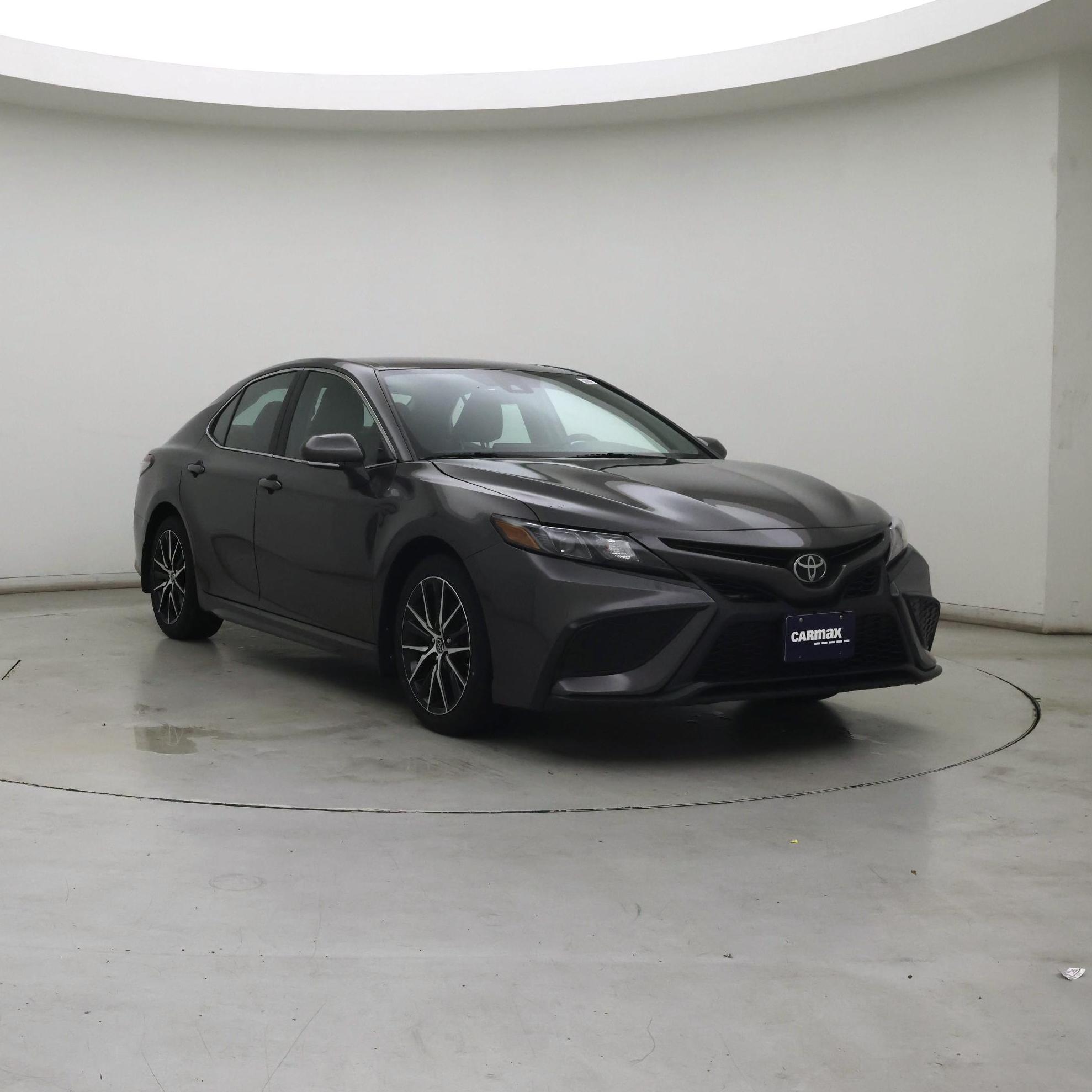 Gray 2024 Toyota Camry Sedan Front-Wheel Drive Automatic