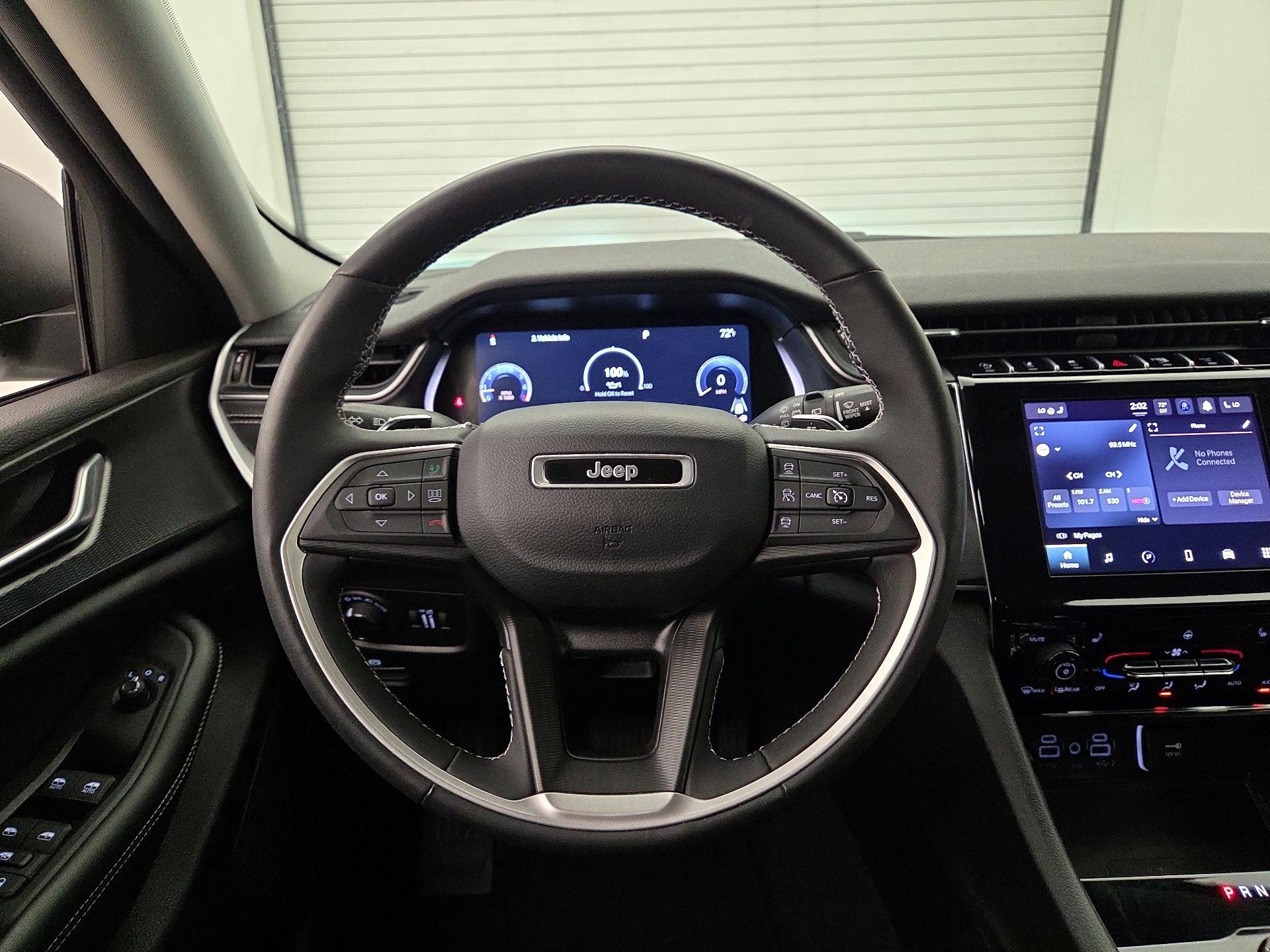 Thumbnail: 2023 Jeep Grand Cherokee - 10
