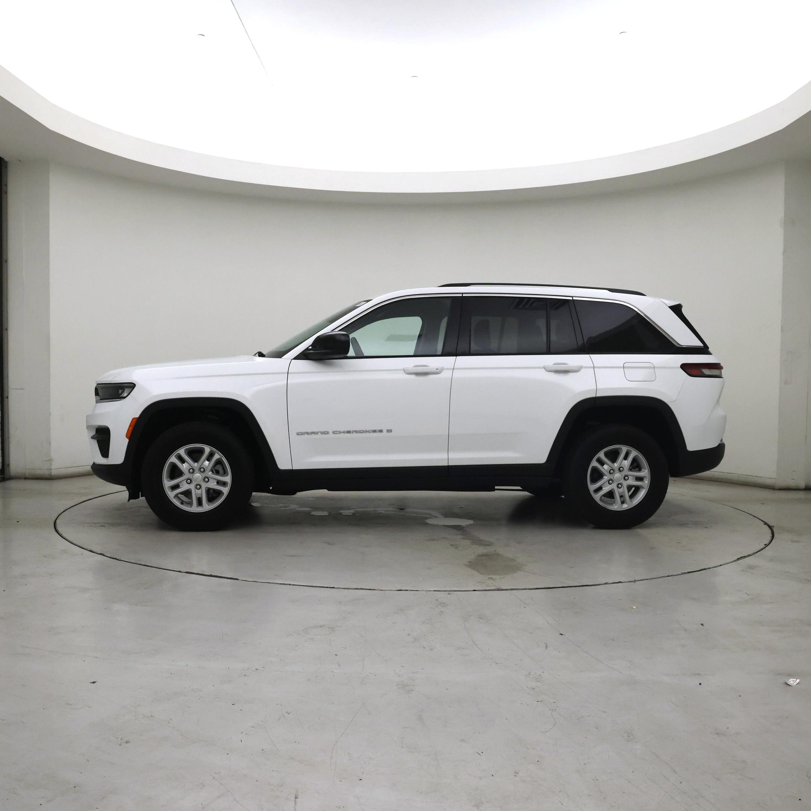 Thumbnail: 2023 Jeep Grand Cherokee - 3