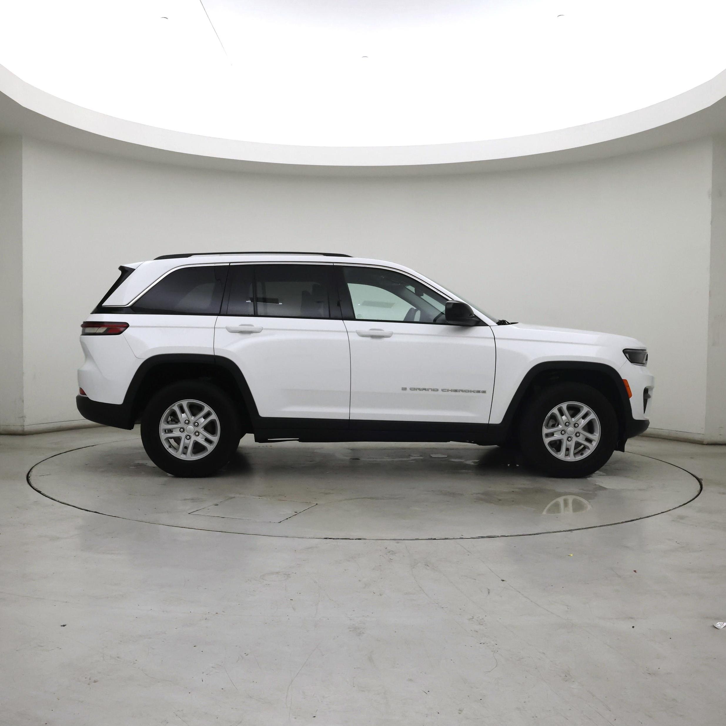Thumbnail: 2023 Jeep Grand Cherokee - 7