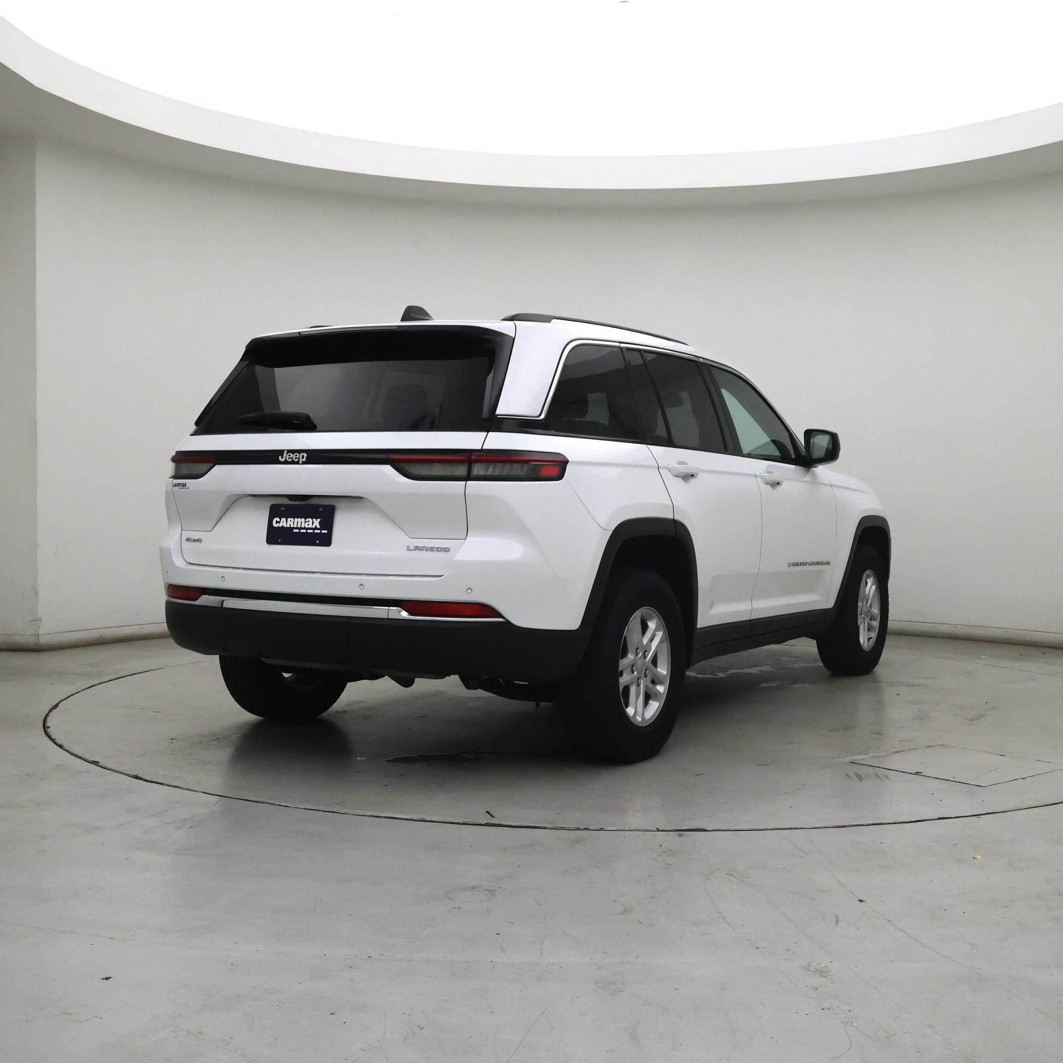 Thumbnail: 2023 Jeep Grand Cherokee - 8