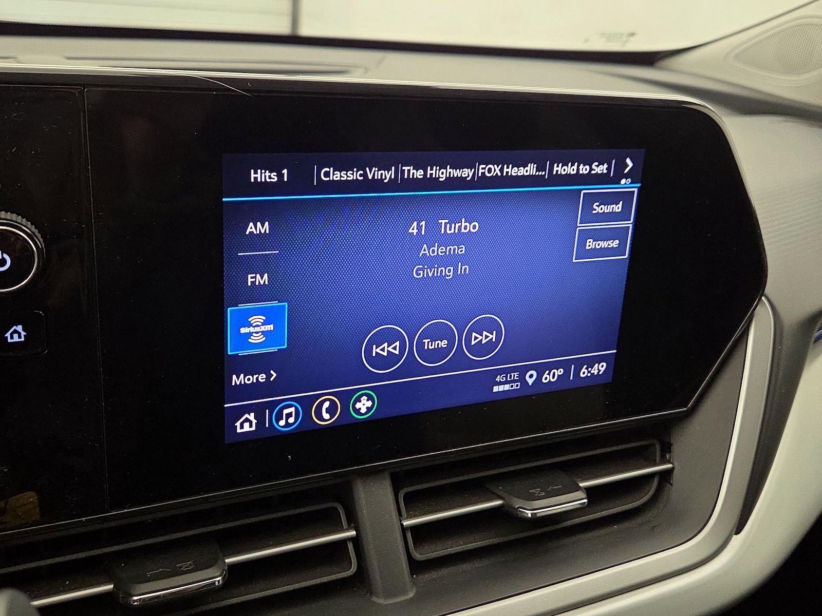 2024 Chevrolet Trax LS - Photo 16