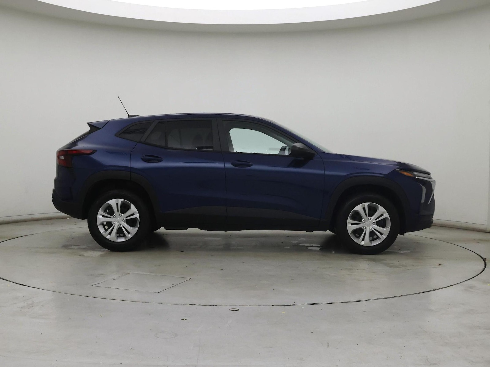 2024 Chevrolet Trax LS - Photo 8