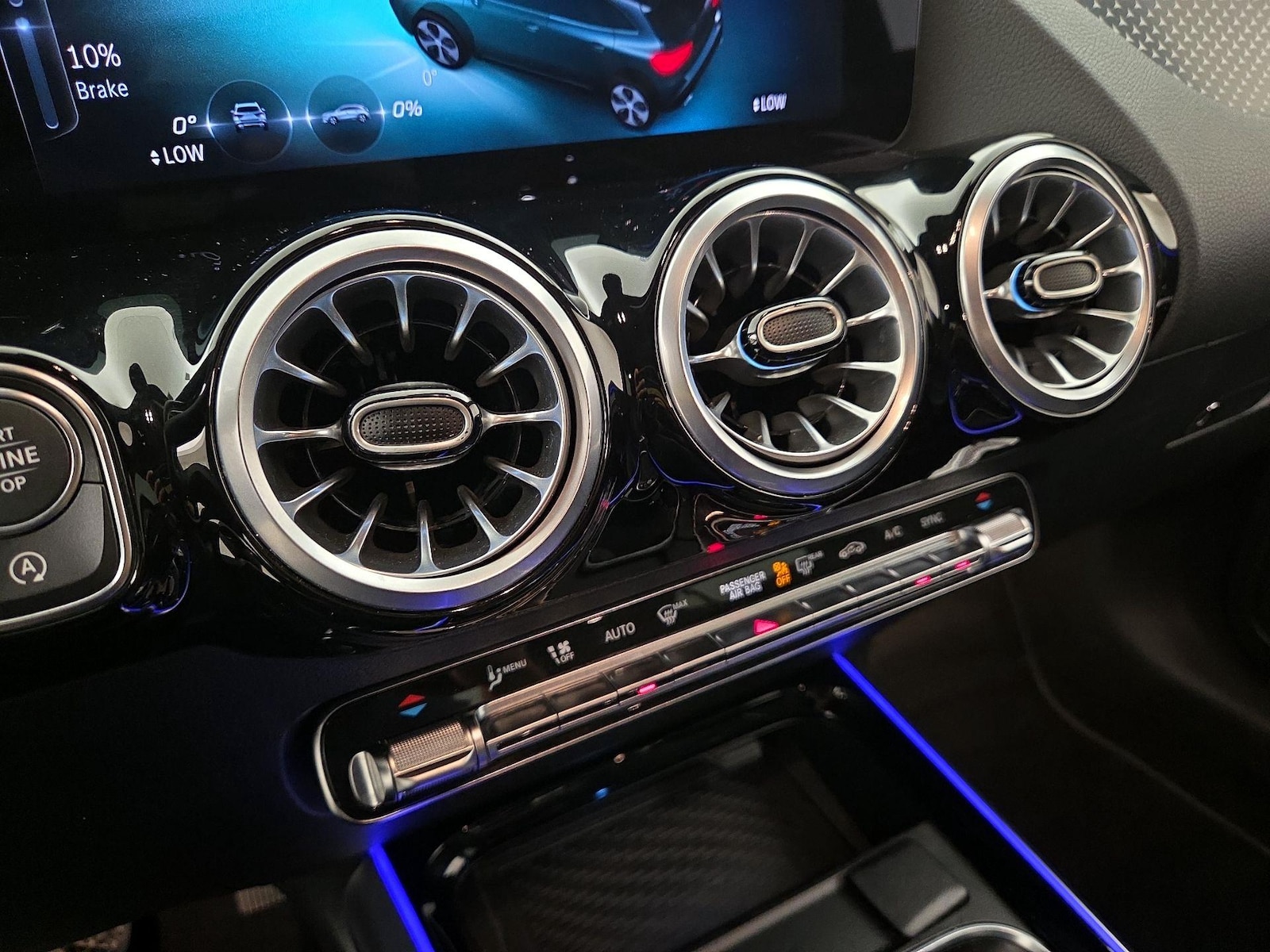 2025 Mercedes-Benz GLA GLA250 - Photo 17