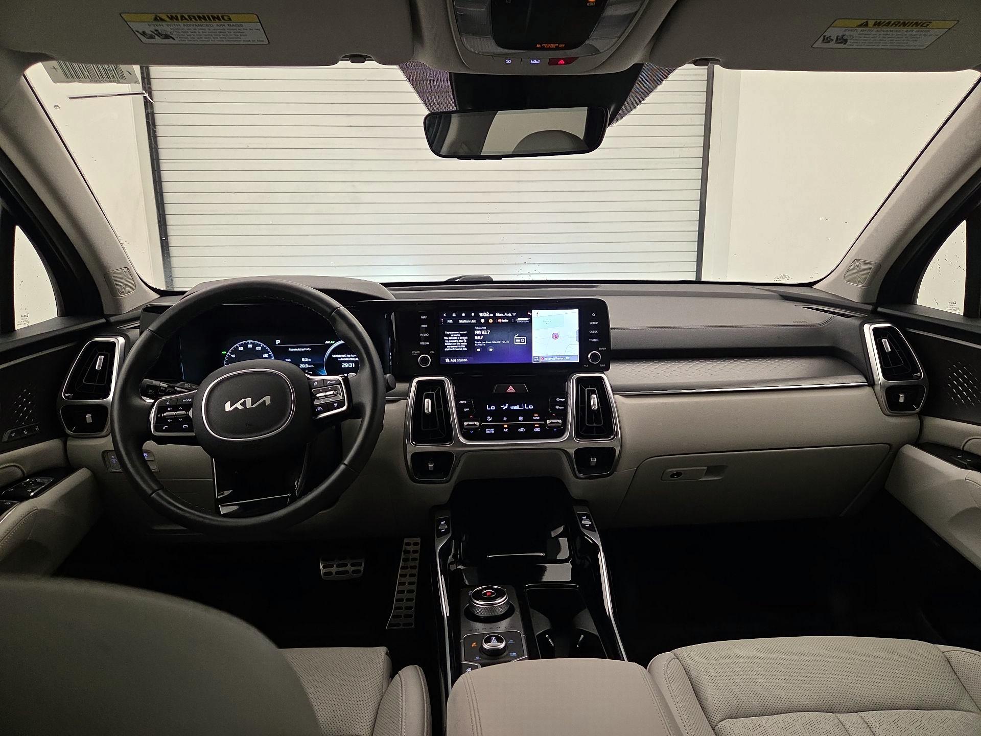 Thumbnail: 2023 Kia Sorento - 9
