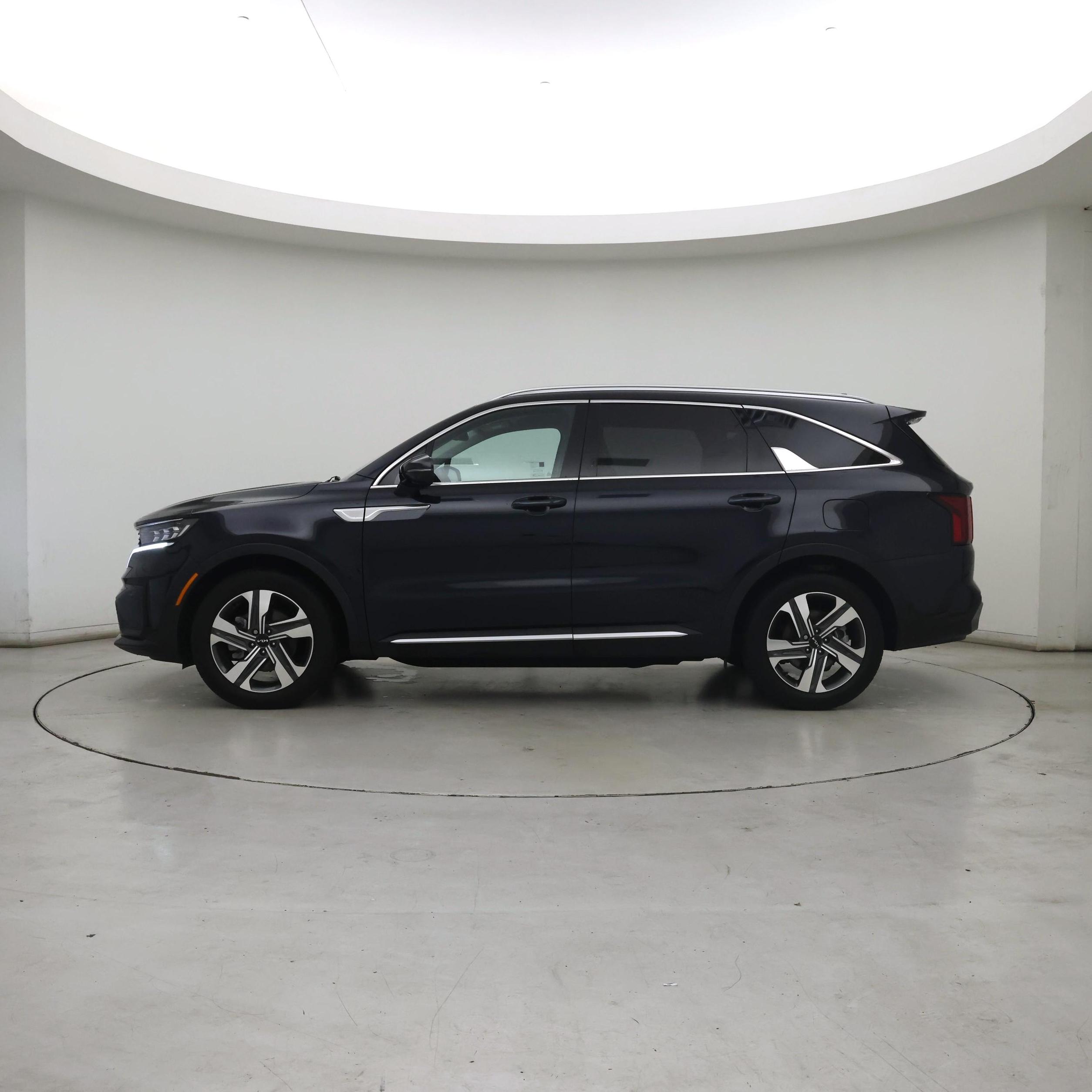 Thumbnail: 2023 Kia Sorento - 3
