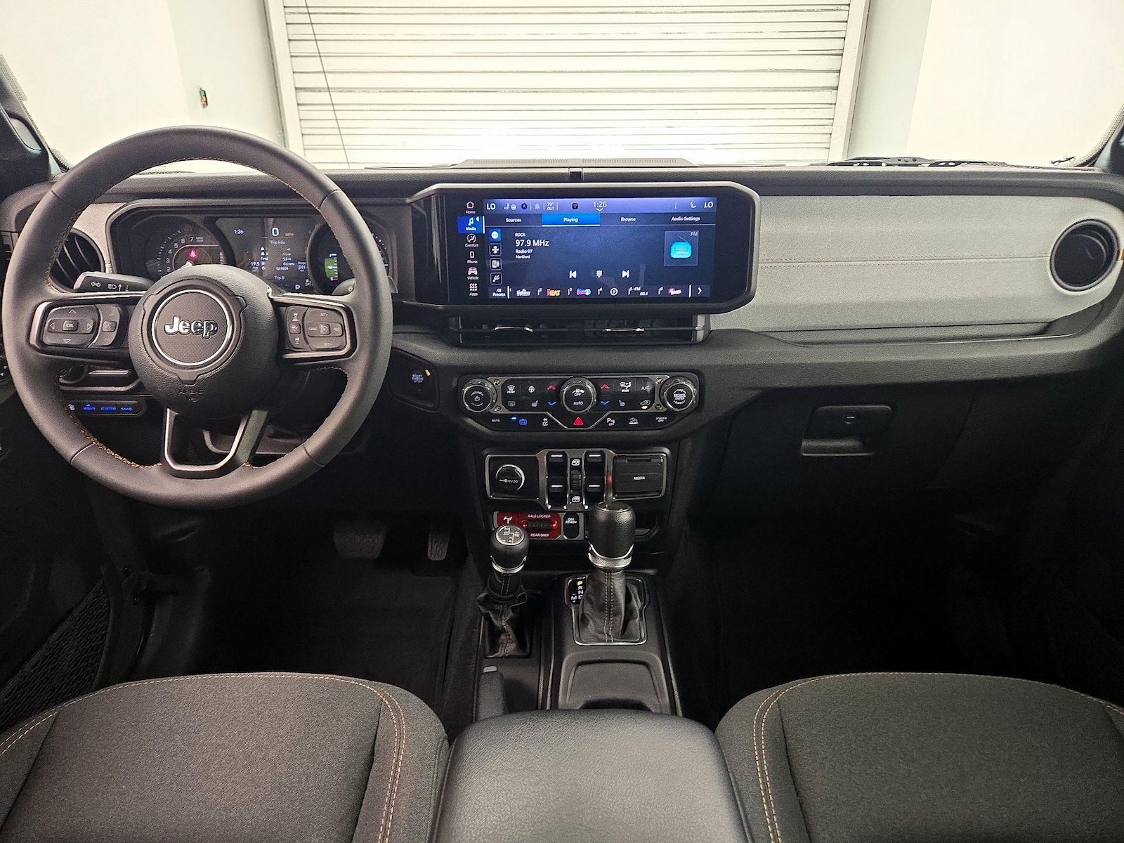Apple CarPlay® & Android Auto™