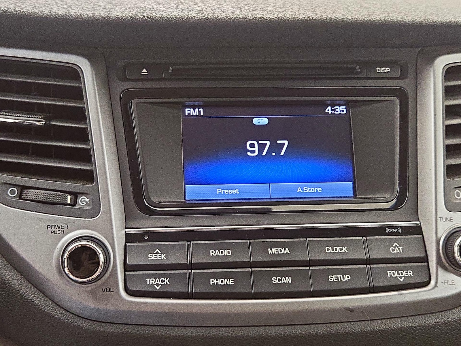 2017 Hyundai Tucson SE - Photo 16