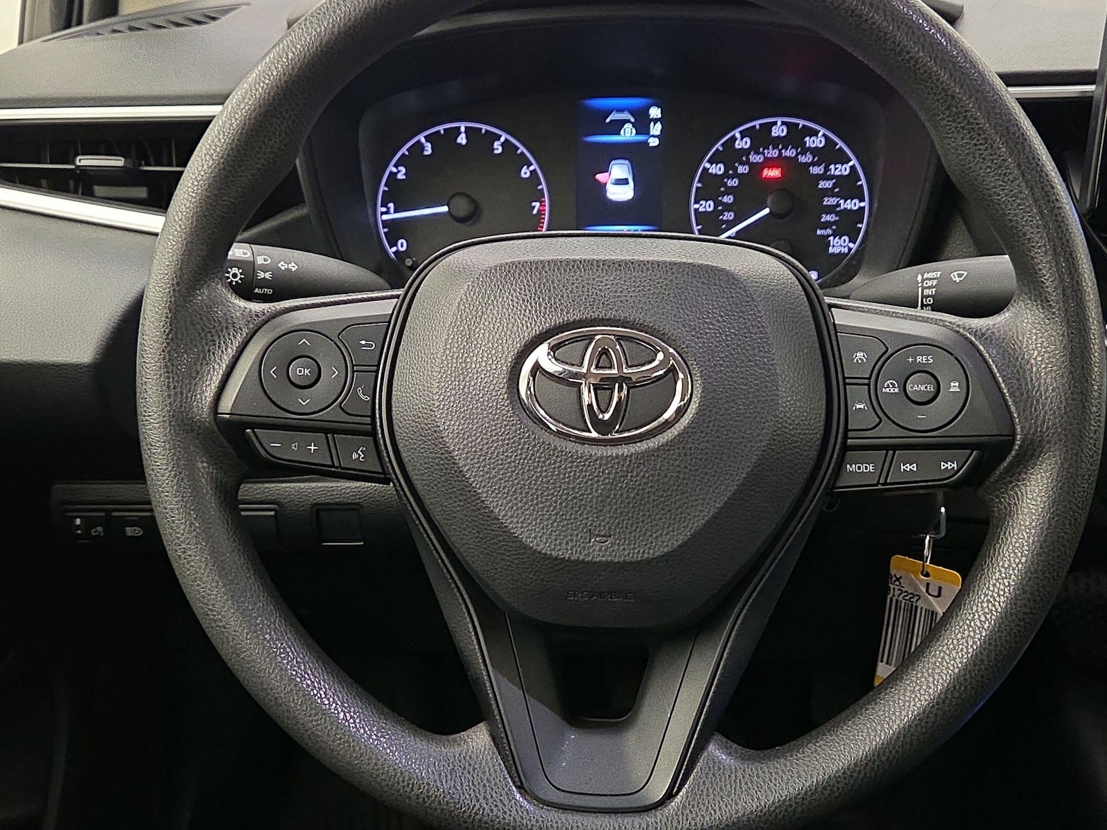 2024 Toyota Corolla LE - Photo 11