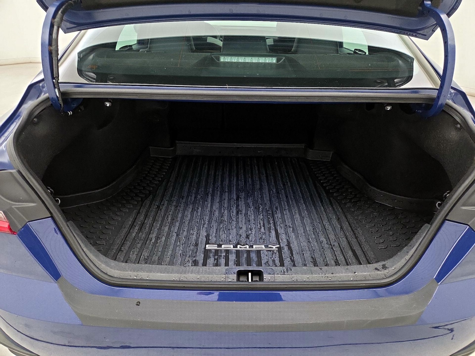 2025 Toyota Camry SE - Photo 22
