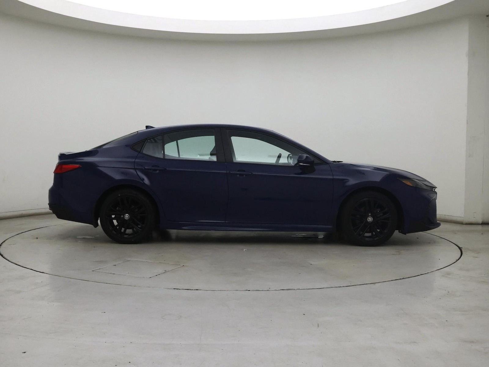 2025 Toyota Camry SE - Photo 8