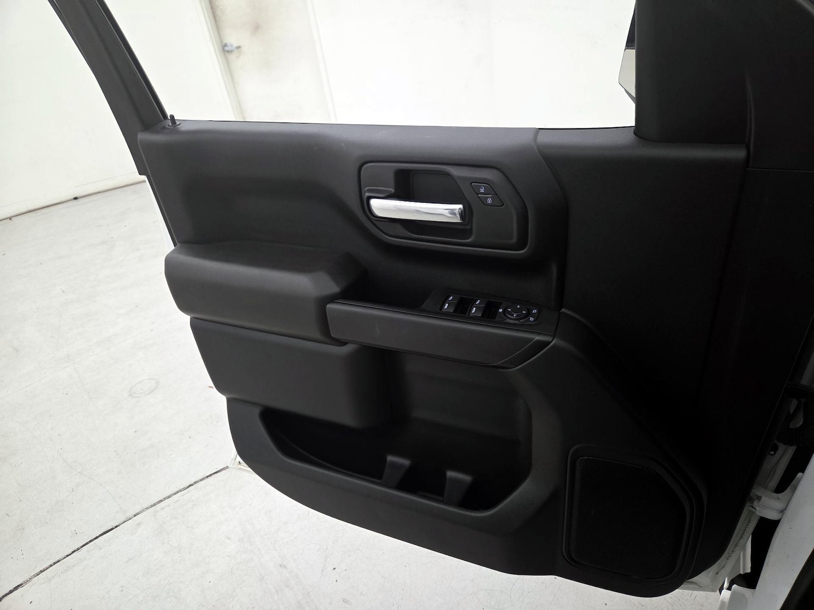 2024 Chevrolet Silverado 1500 Custom - Photo 13