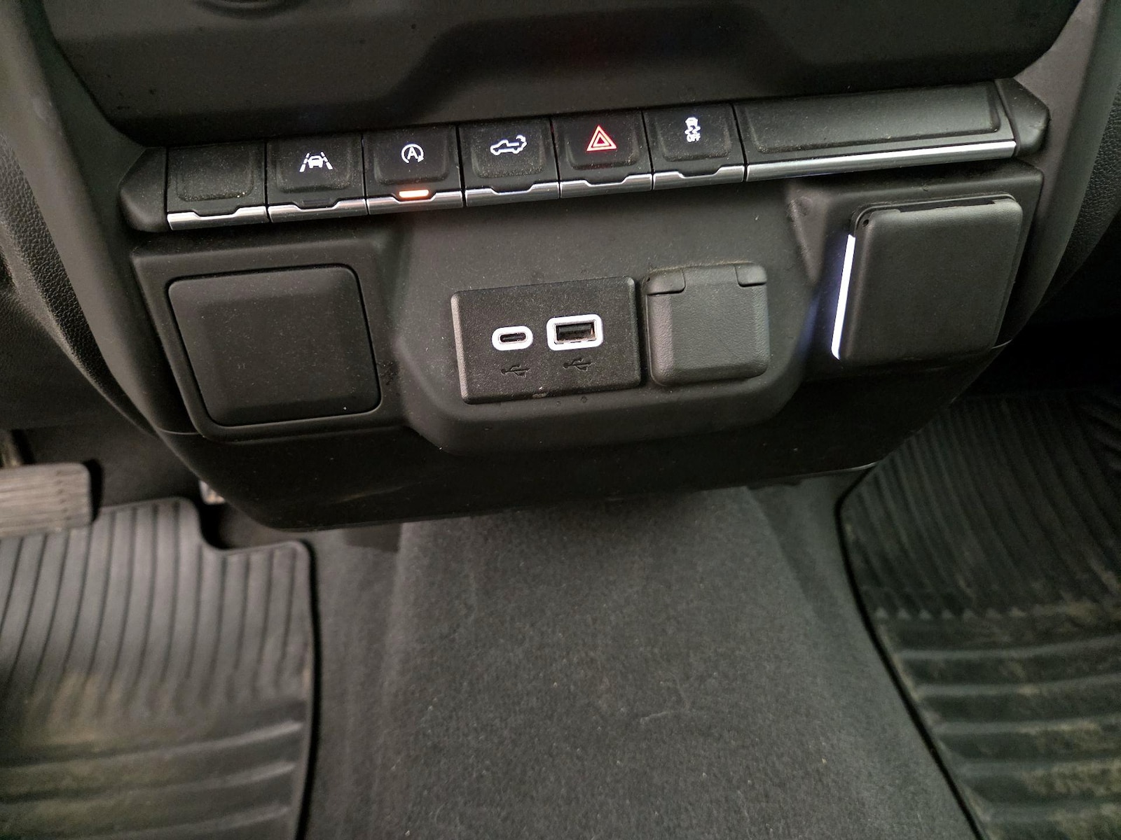 2024 Chevrolet Silverado 1500 Custom - Photo 19