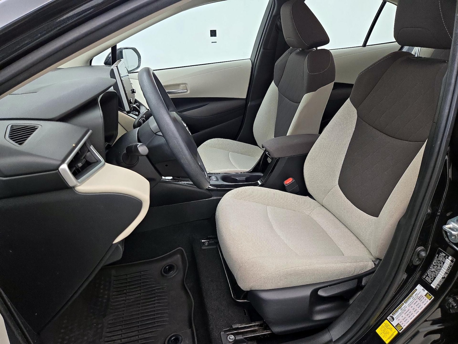 2020 Toyota Corolla LE - Photo 12