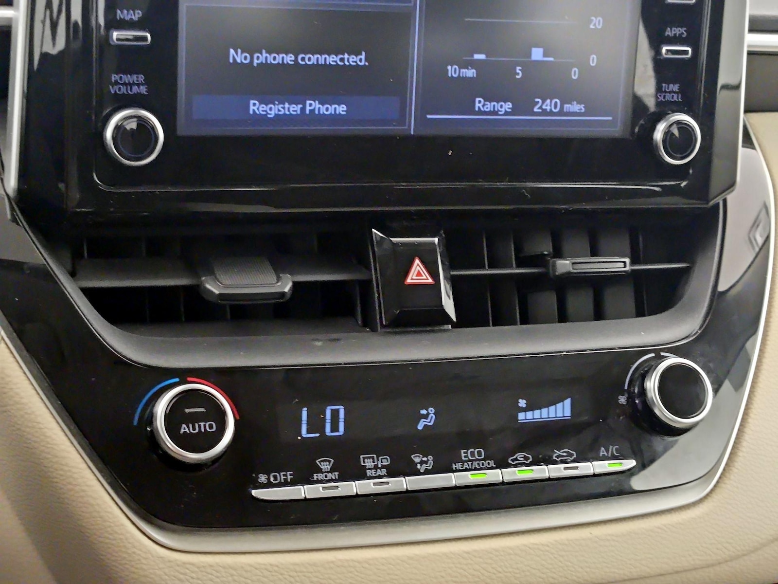2020 Toyota Corolla LE - Photo 18