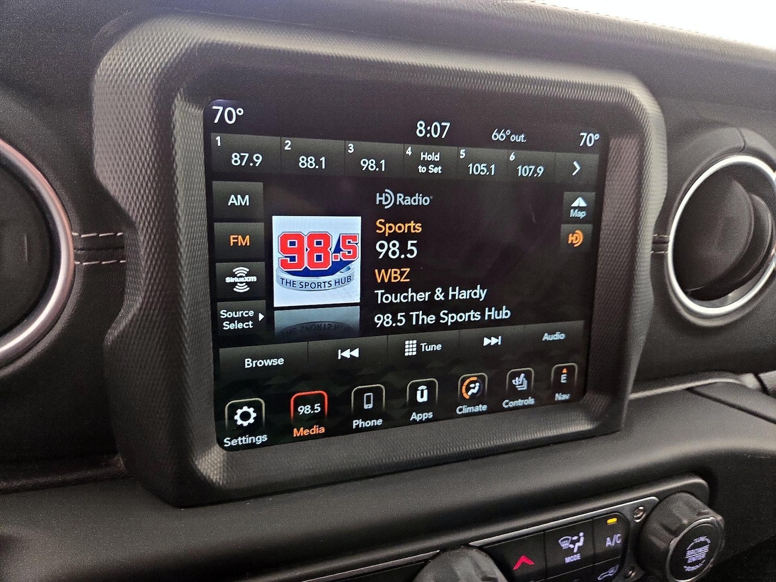 2018 Jeep All-New Wrangler Unlimited Sahara - Photo 15