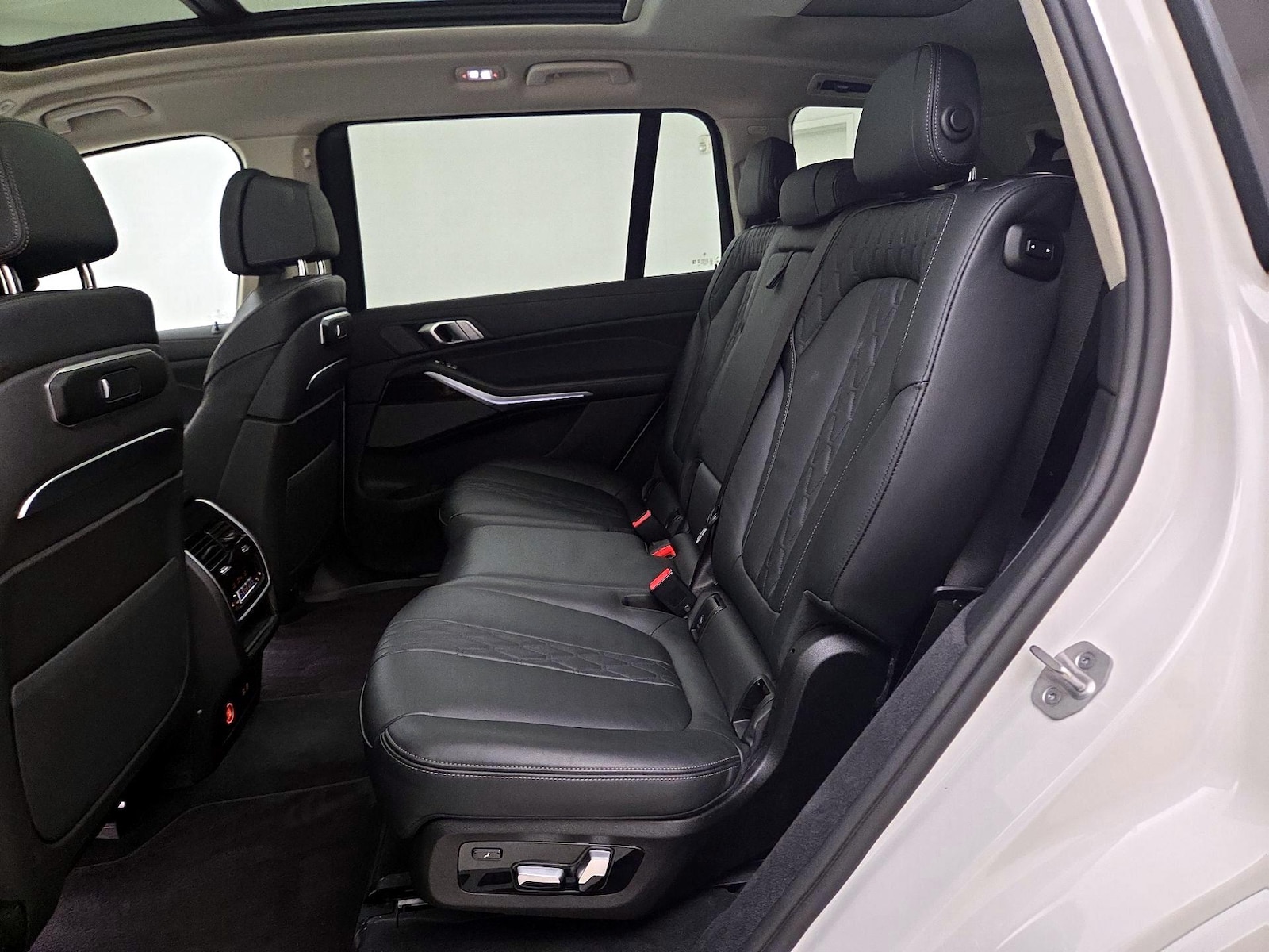 2026 BMW X7 40i - Photo 22