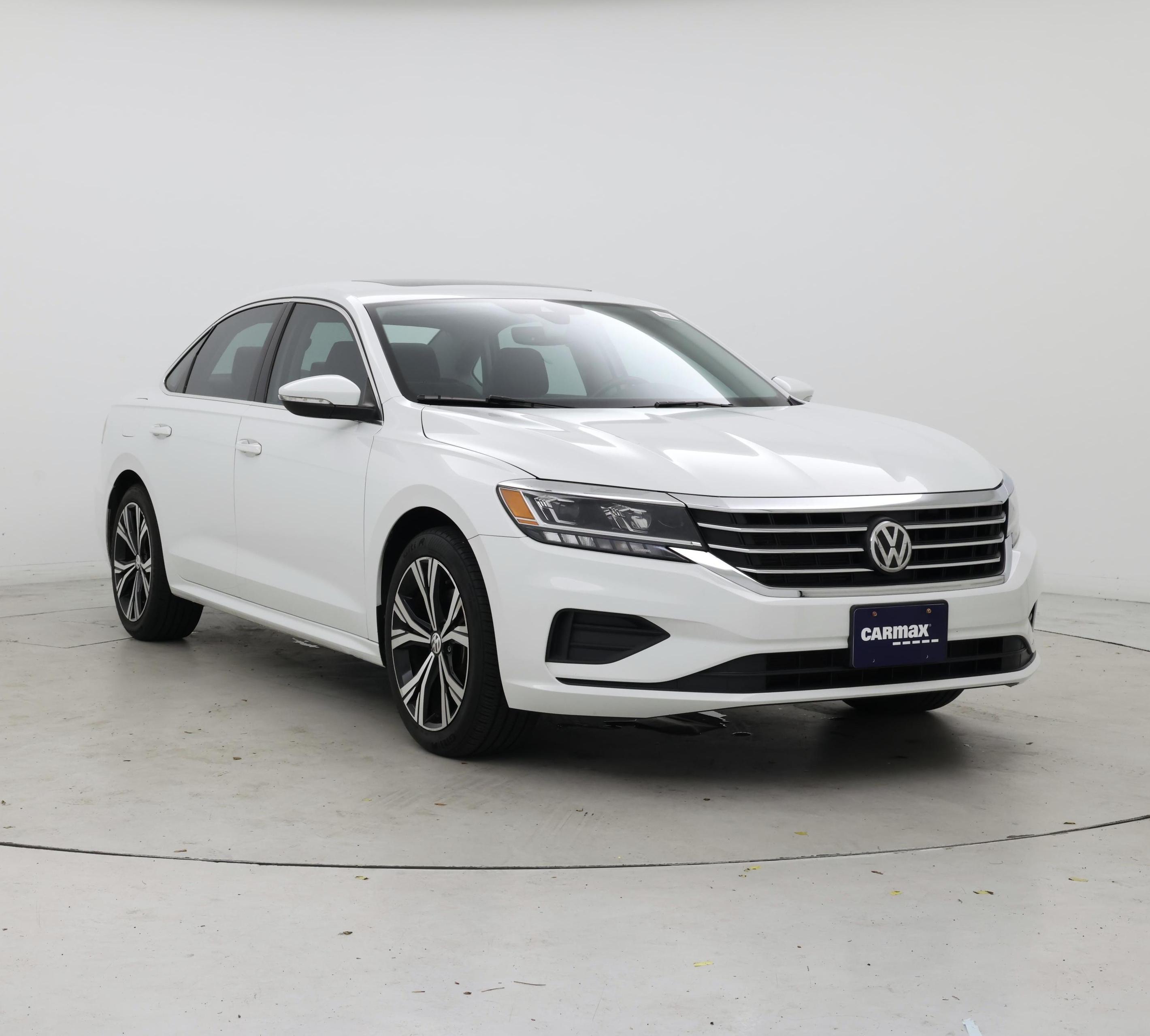White 2021 Volkswagen Passat Sedan Front-Wheel Drive Automatic
