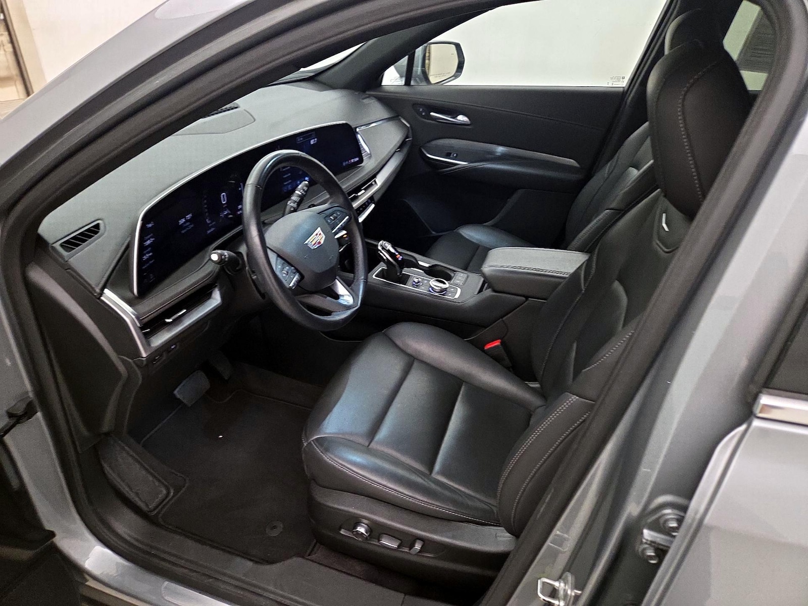 Power Seat(s) & Leather Seats
