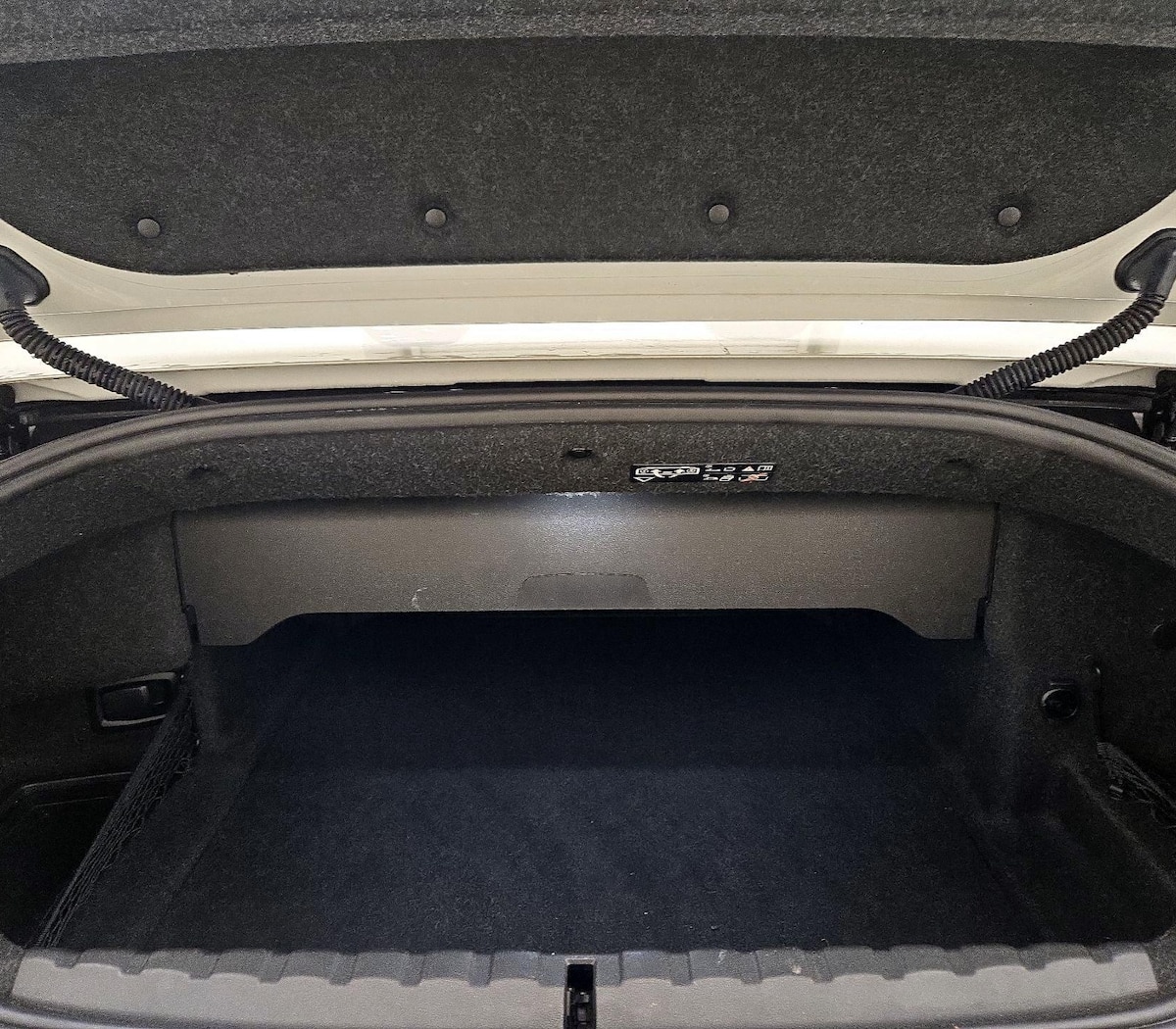 Trunk/Cargo (Seats Up)