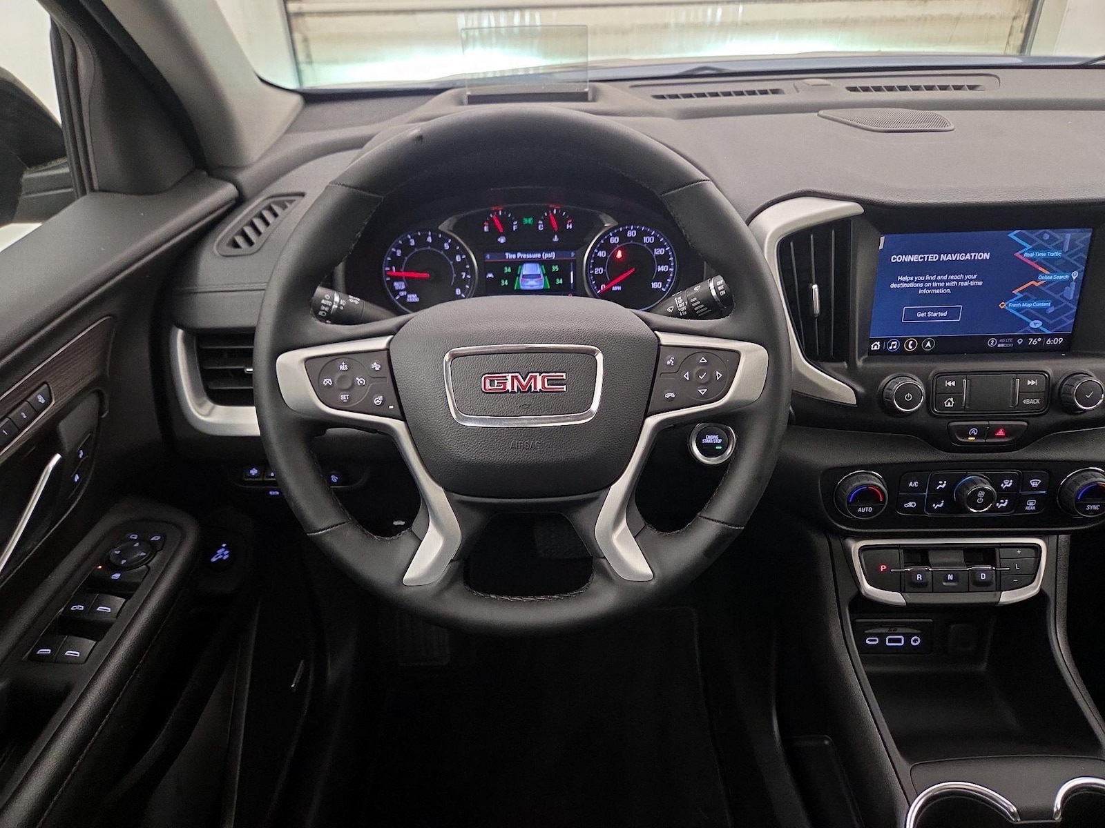 2024 GMC Terrain SLT - Photo 11