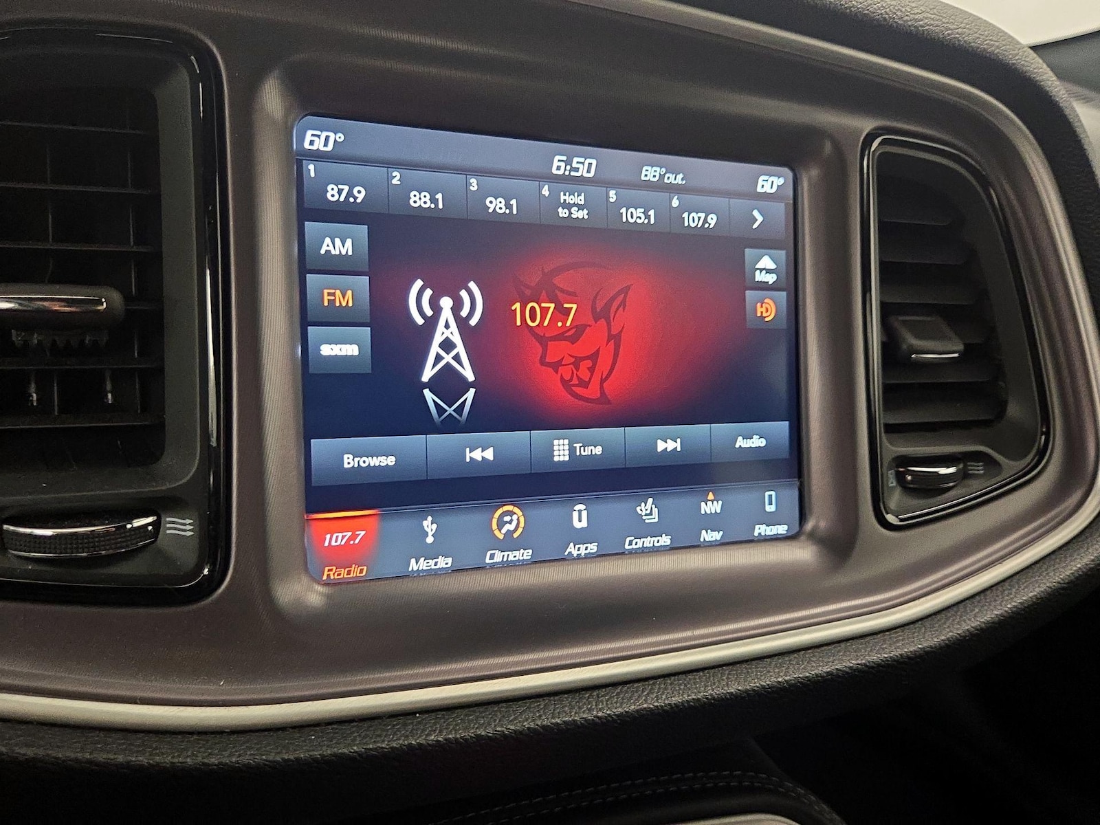 2019 Dodge Challenger R/T - Photo 17