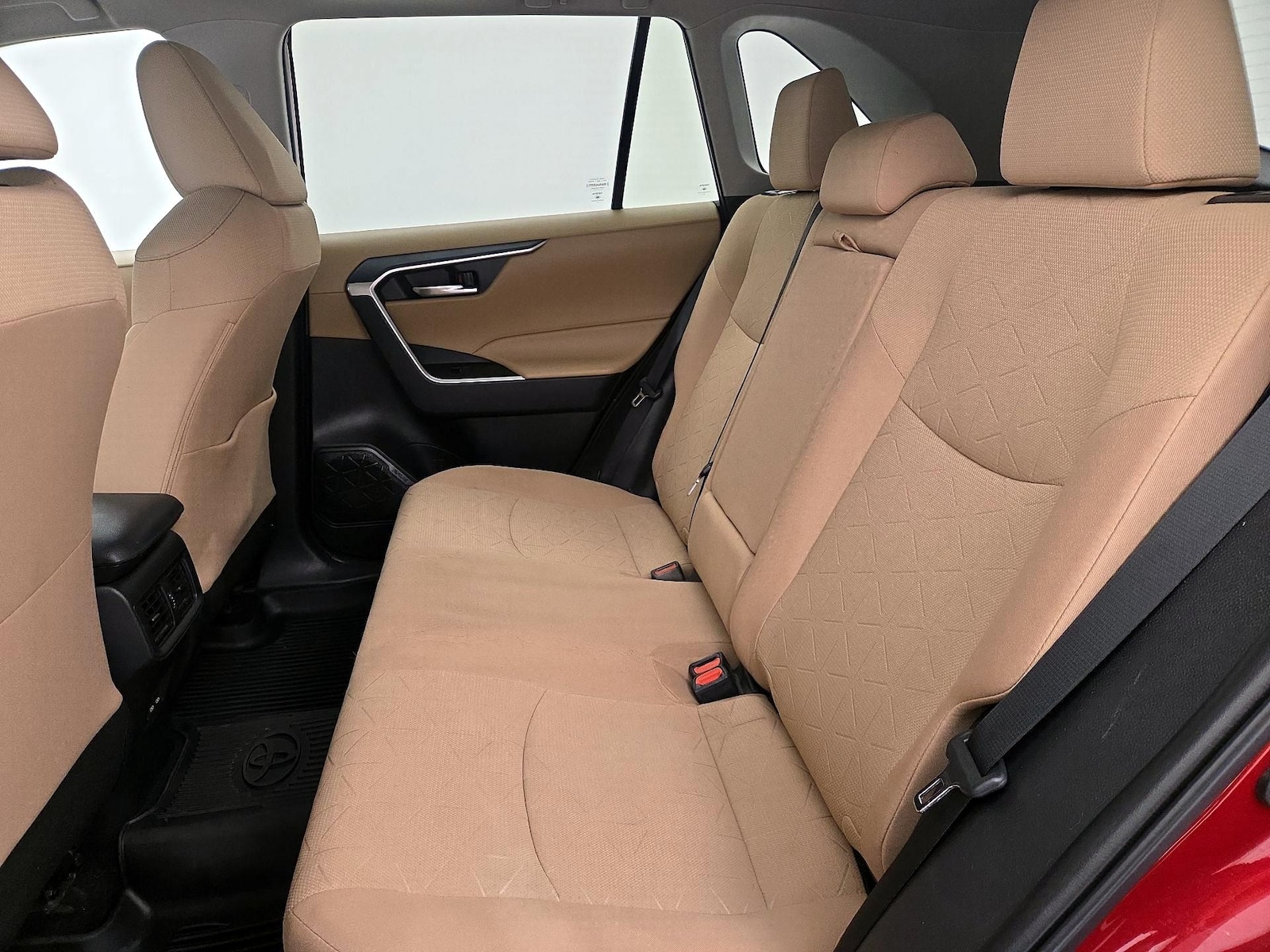2023 Toyota RAV4 XLE - Photo 21