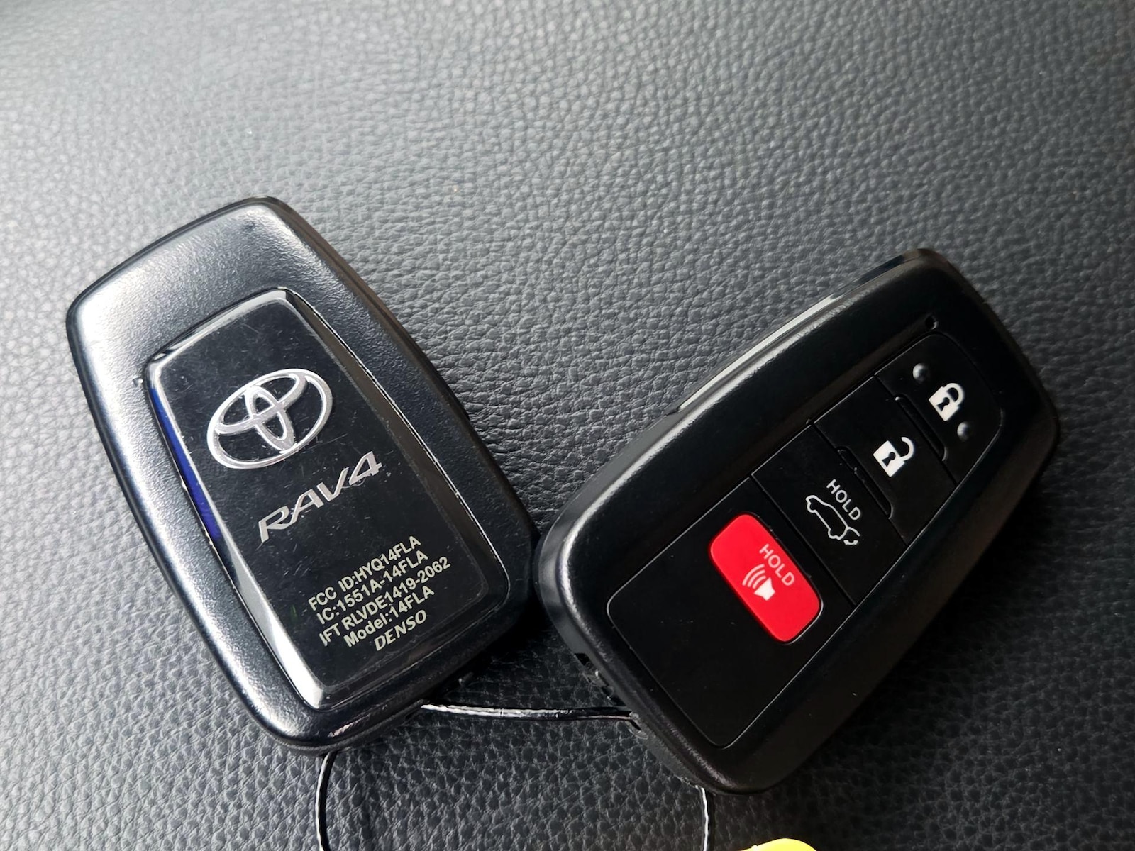 2023 Toyota RAV4 XLE - Photo 24