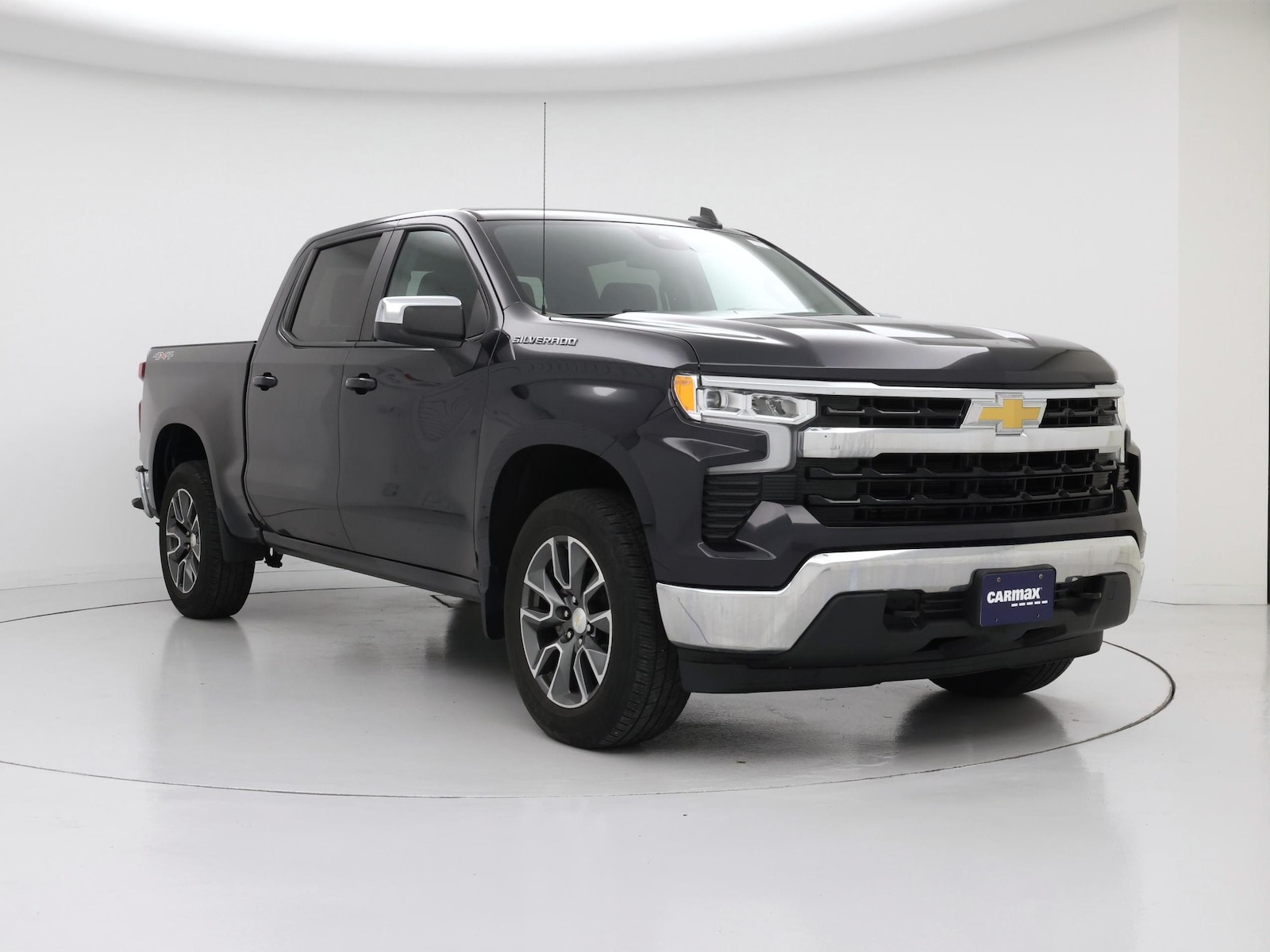 2023 Chevrolet Silverado 1500 LT - Photo 2