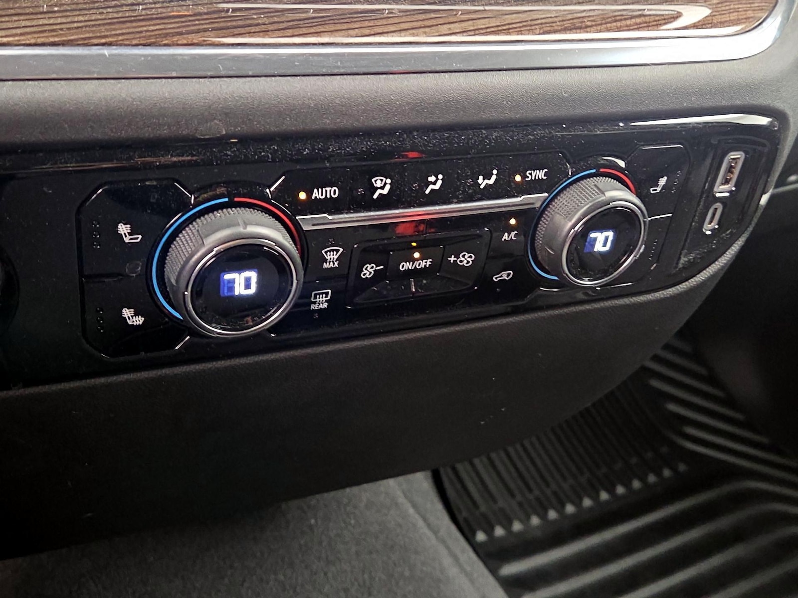 2023 Chevrolet Silverado 1500 LT - Photo 17