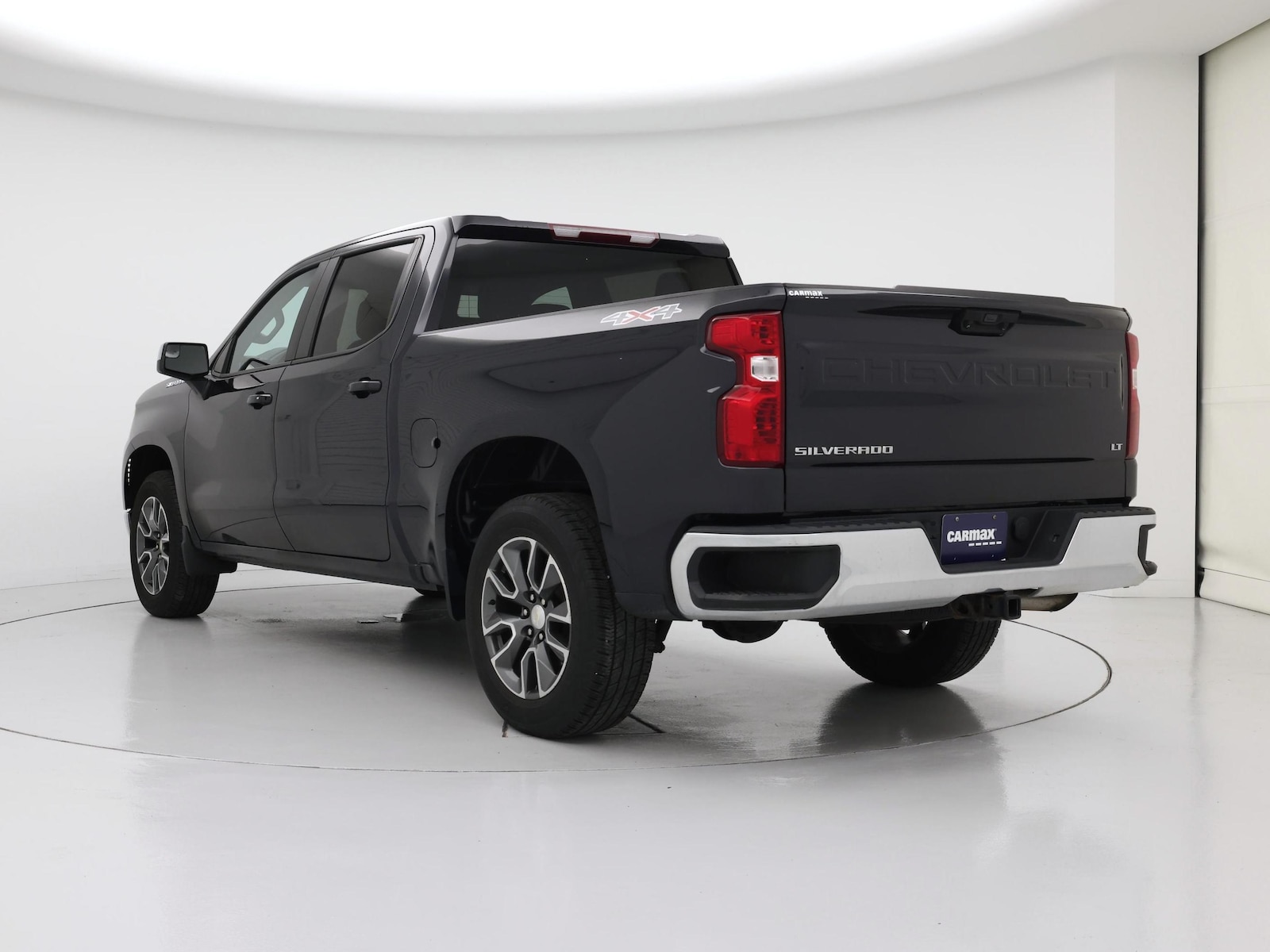 2023 Chevrolet Silverado 1500 LT - Photo 3