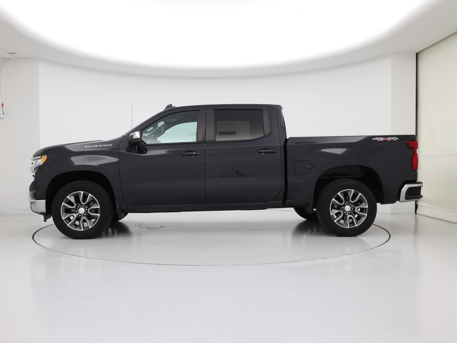 2023 Chevrolet Silverado 1500 LT - Photo 4