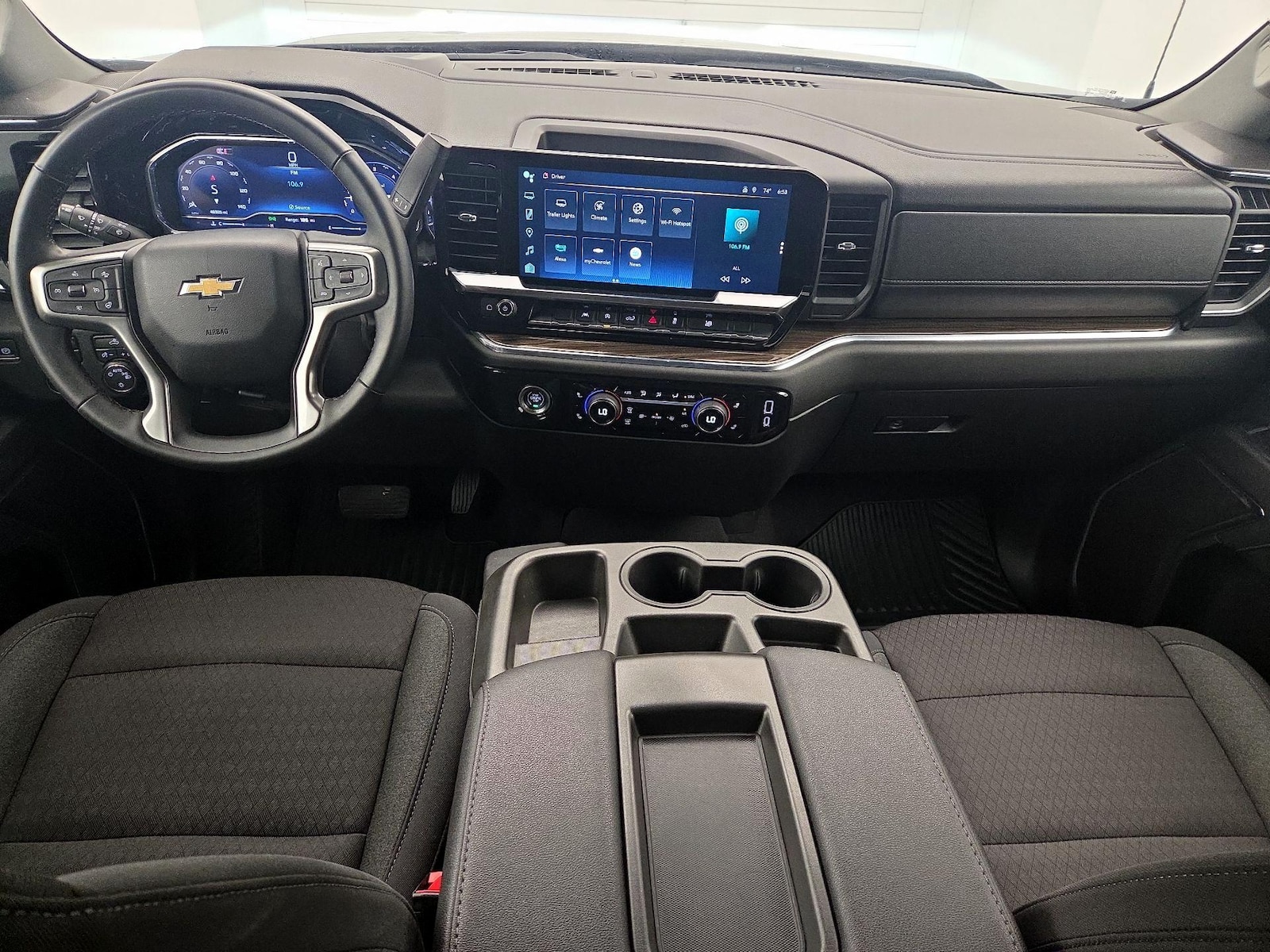 2024 Chevrolet Silverado 1500 LT - Photo 10