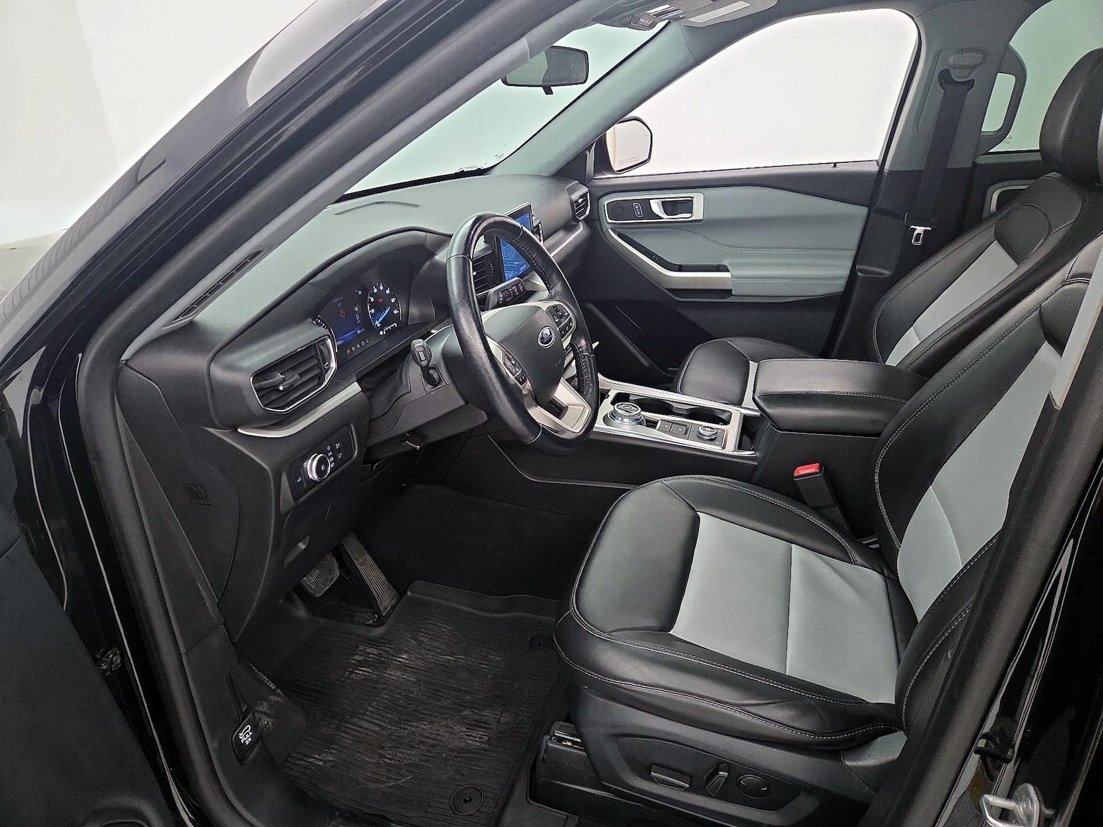 2022 Ford Explorer XLT - Photo 12