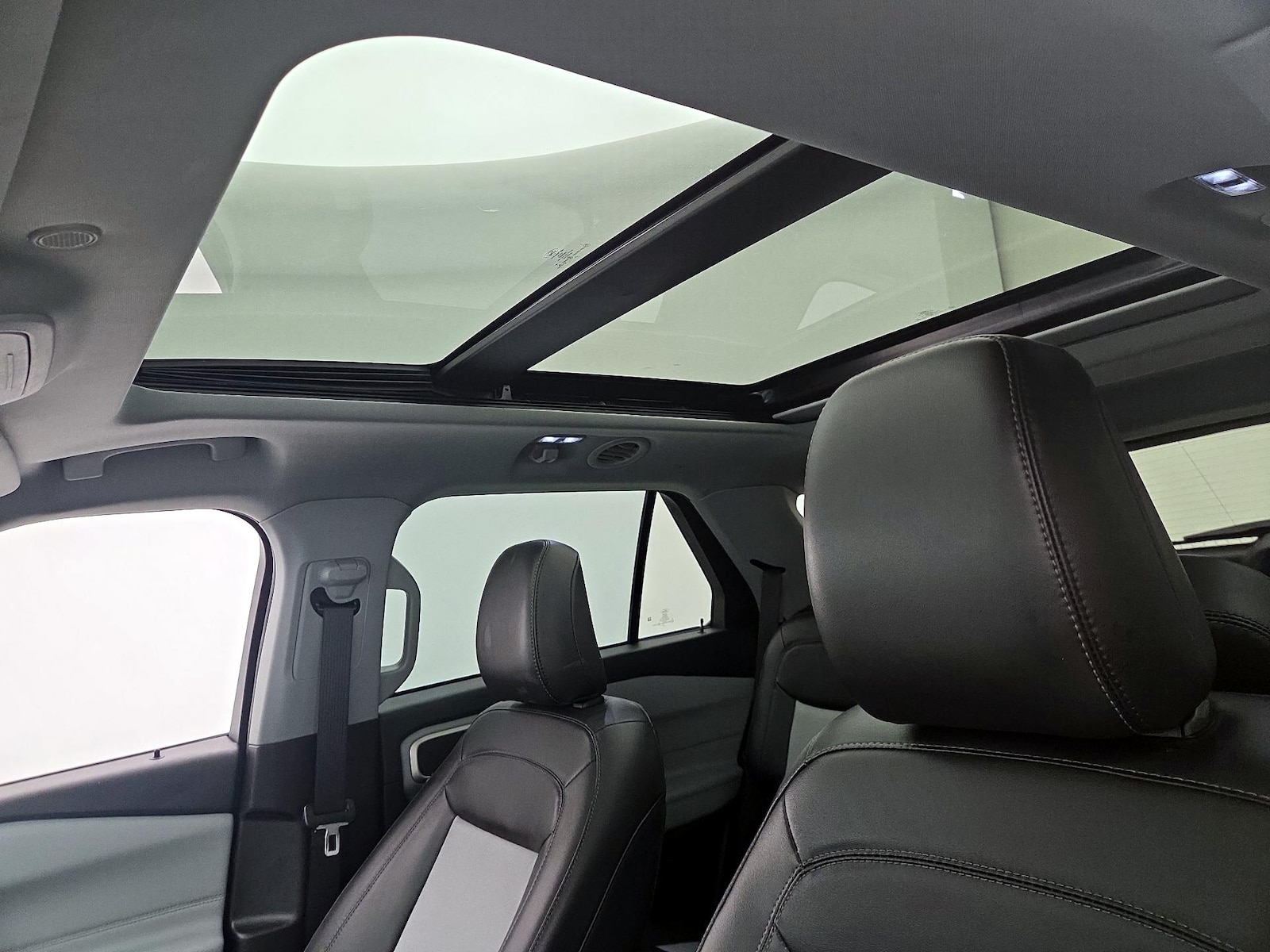 2022 Ford Explorer XLT - Photo 21