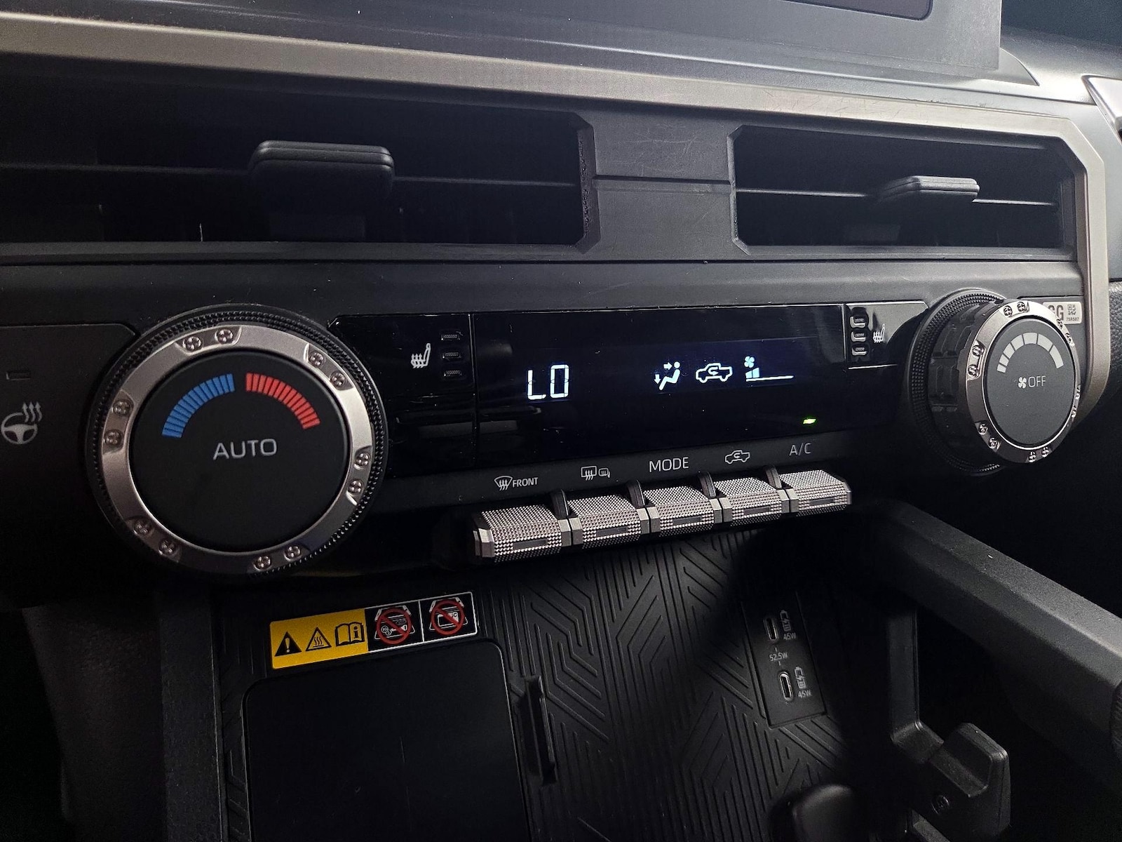 2025 Toyota Tacoma SR5 - Photo 17