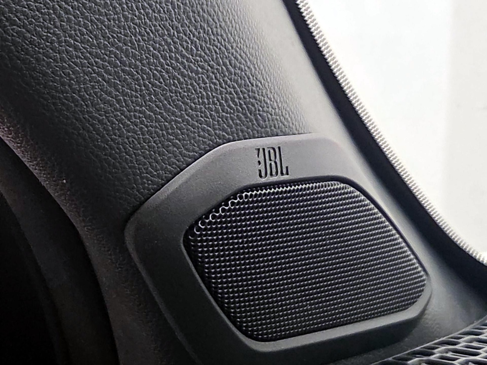 2025 Toyota Tacoma SR5 - Photo 23