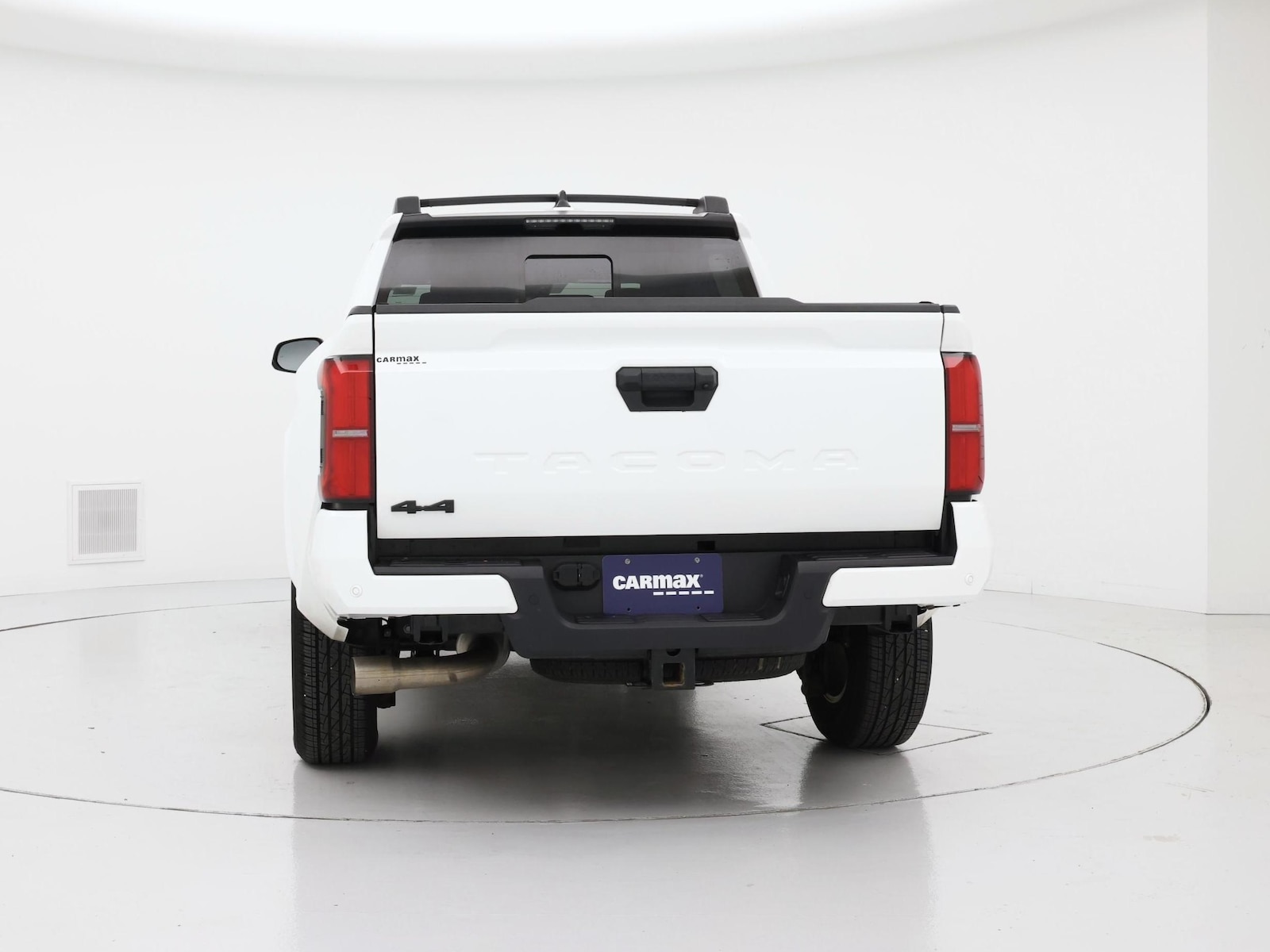 2025 Toyota Tacoma SR5 - Photo 7