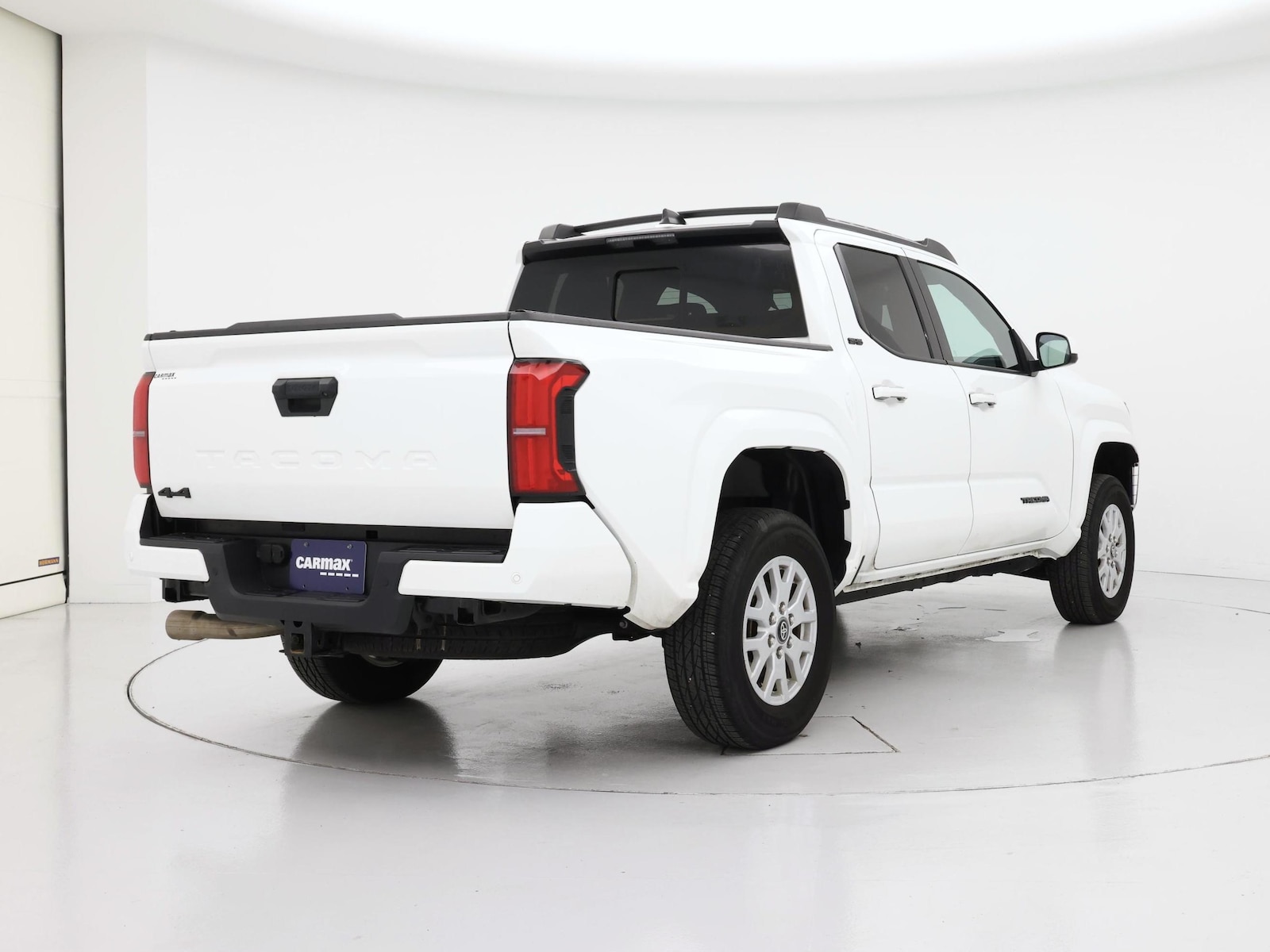 2025 Toyota Tacoma SR5 - Photo 9